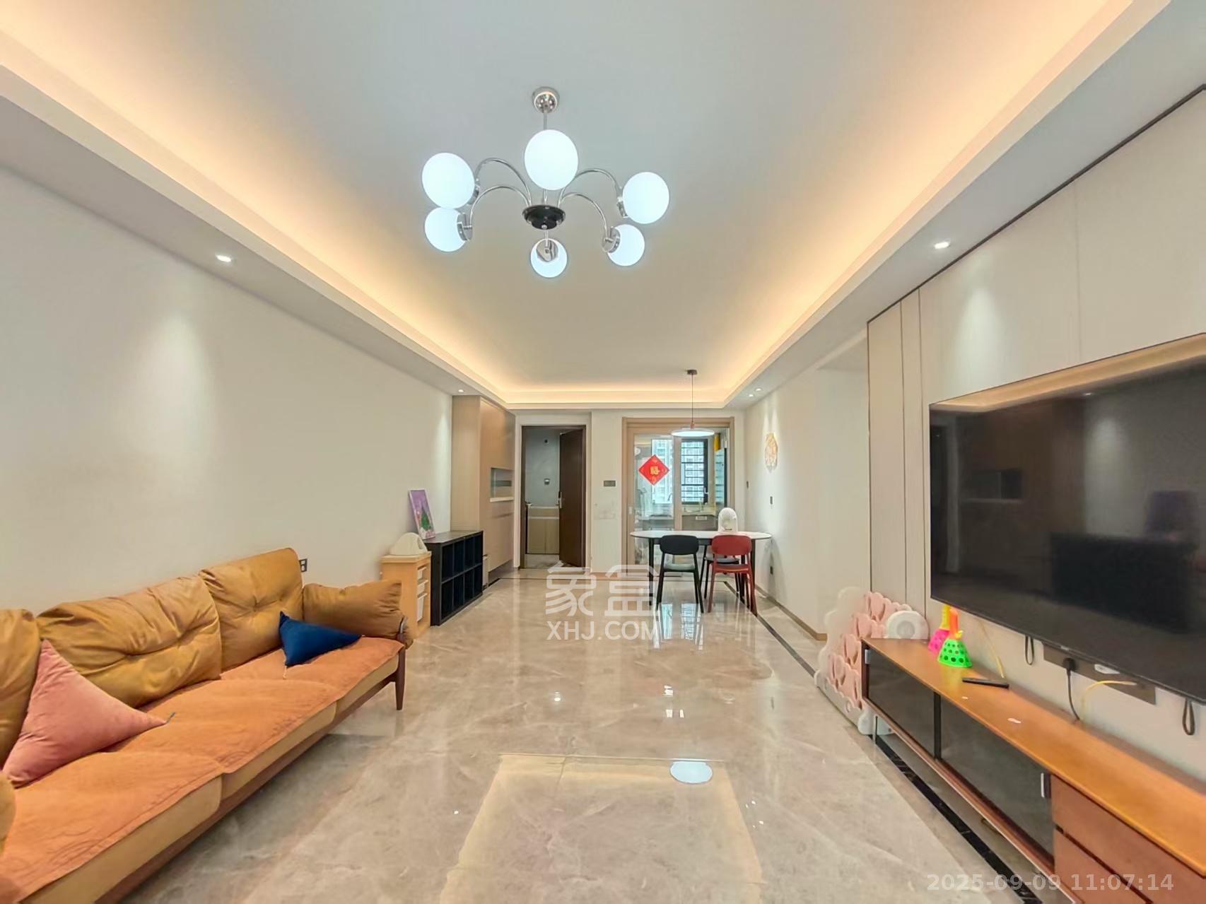 旭辉雨花郡  4室2厅2卫    4000.0元/月 旭辉雨花郡  4室2厅2卫    4000.0元/月室内图