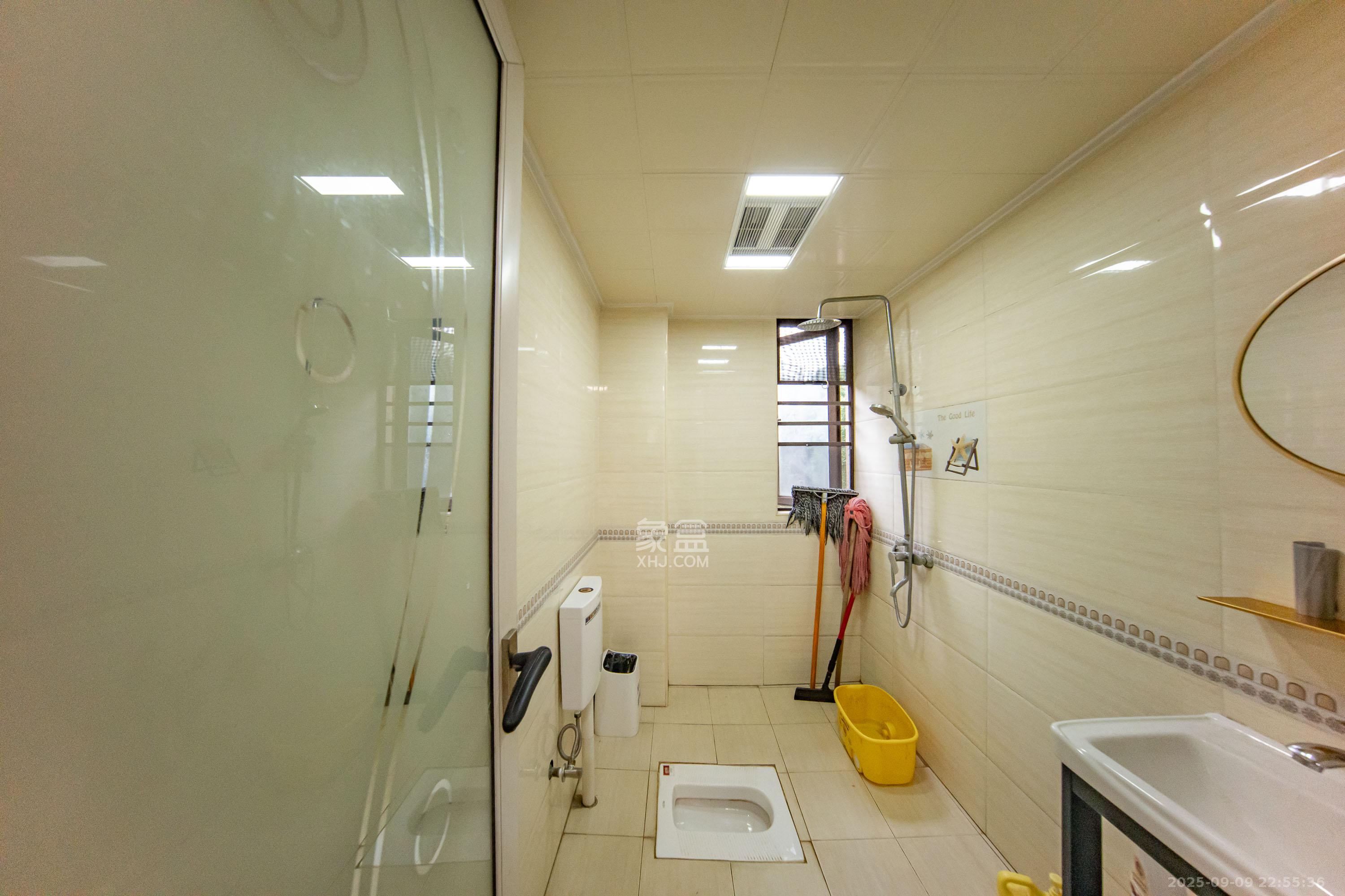 华润橡树湾 4室2厅2卫 90.0万 华润橡树湾 4室2厅2卫 90.0万卫生间