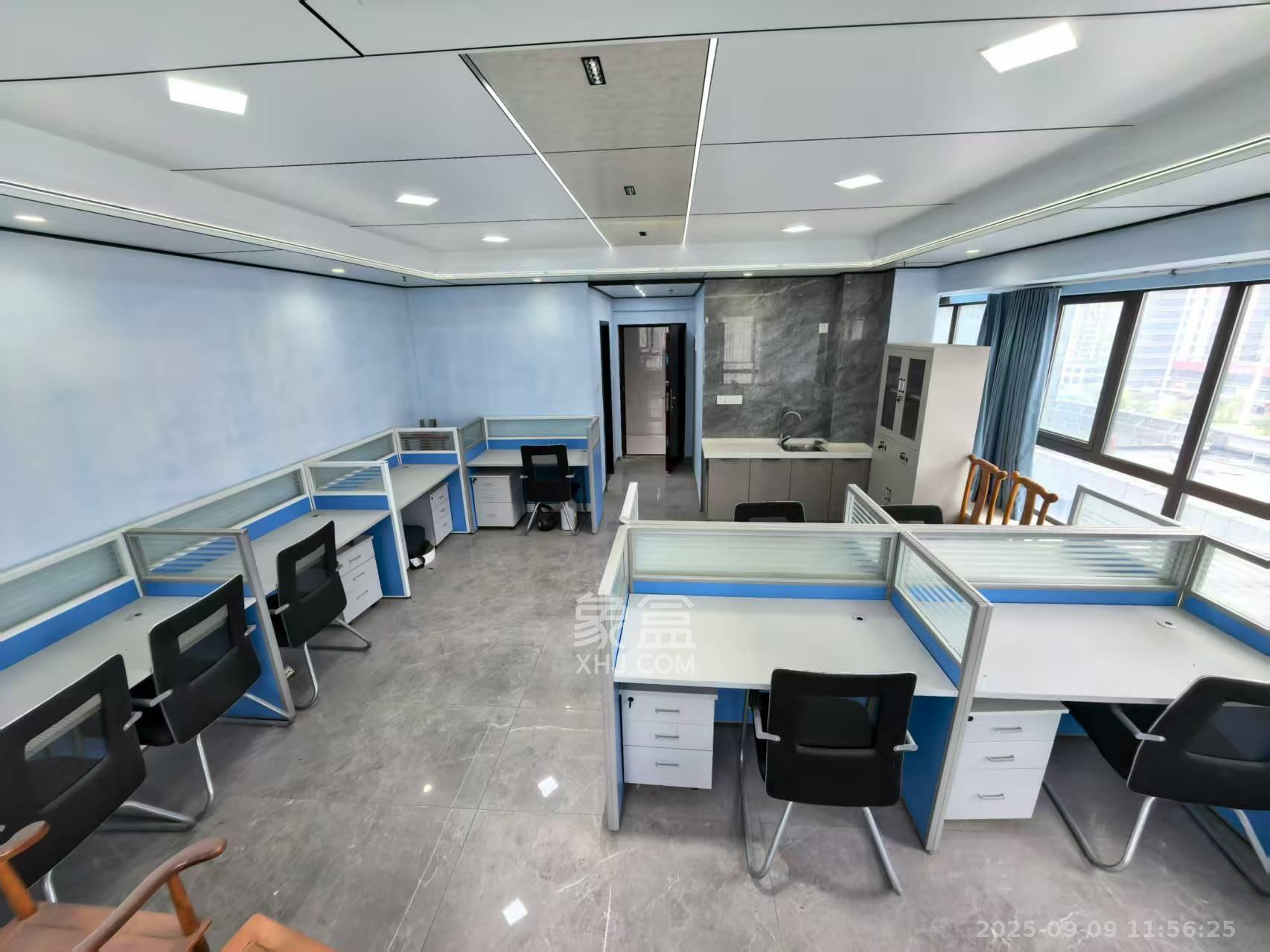 长燃润和天地(长润小区印湘江)  1室1厅1卫    1800.0元/月 长燃润和天地(长润小区印湘江)  1室1厅1卫    1800.0元/月室内图