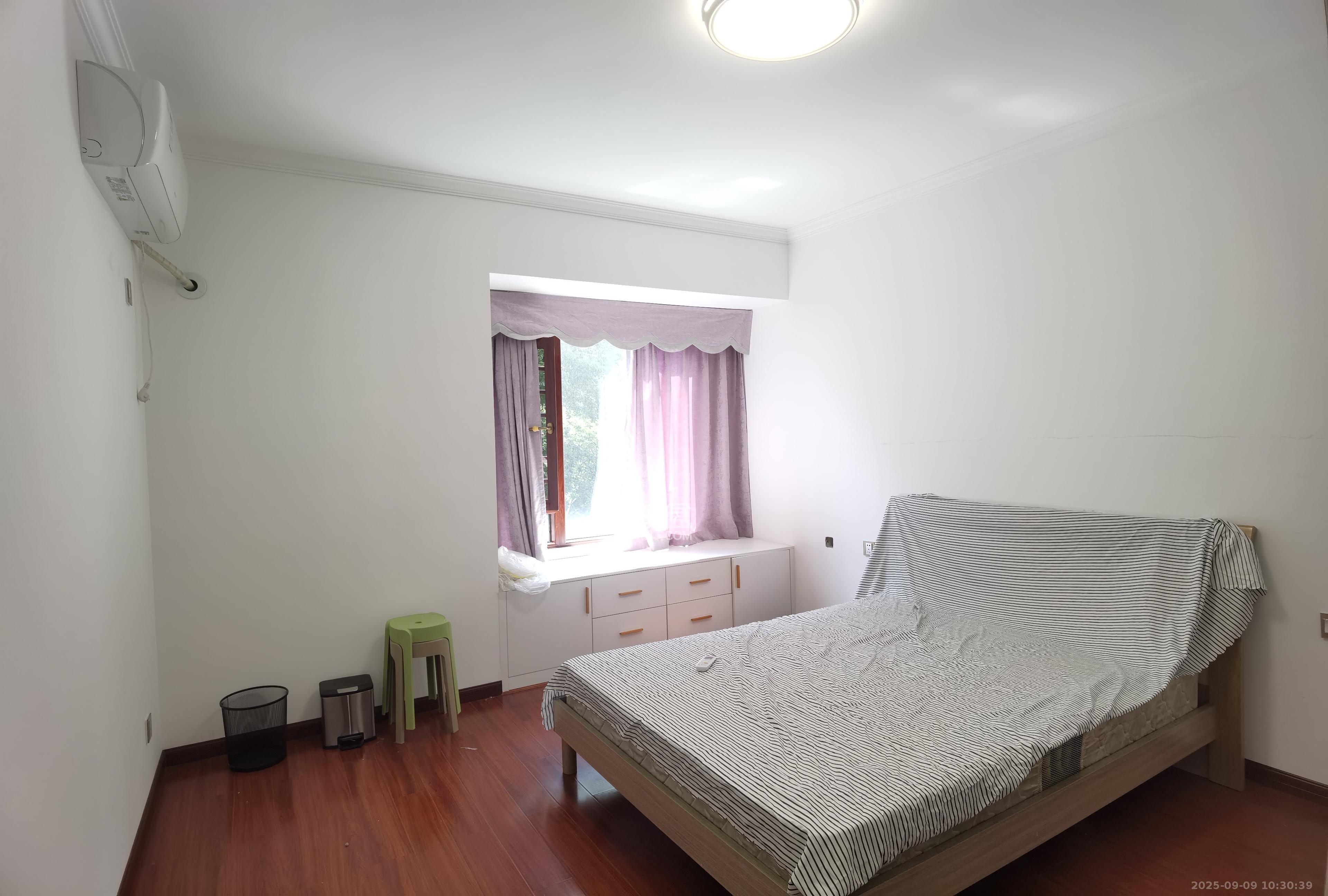 华润桃源里  4室2厅2卫    2600.0元/月室内图