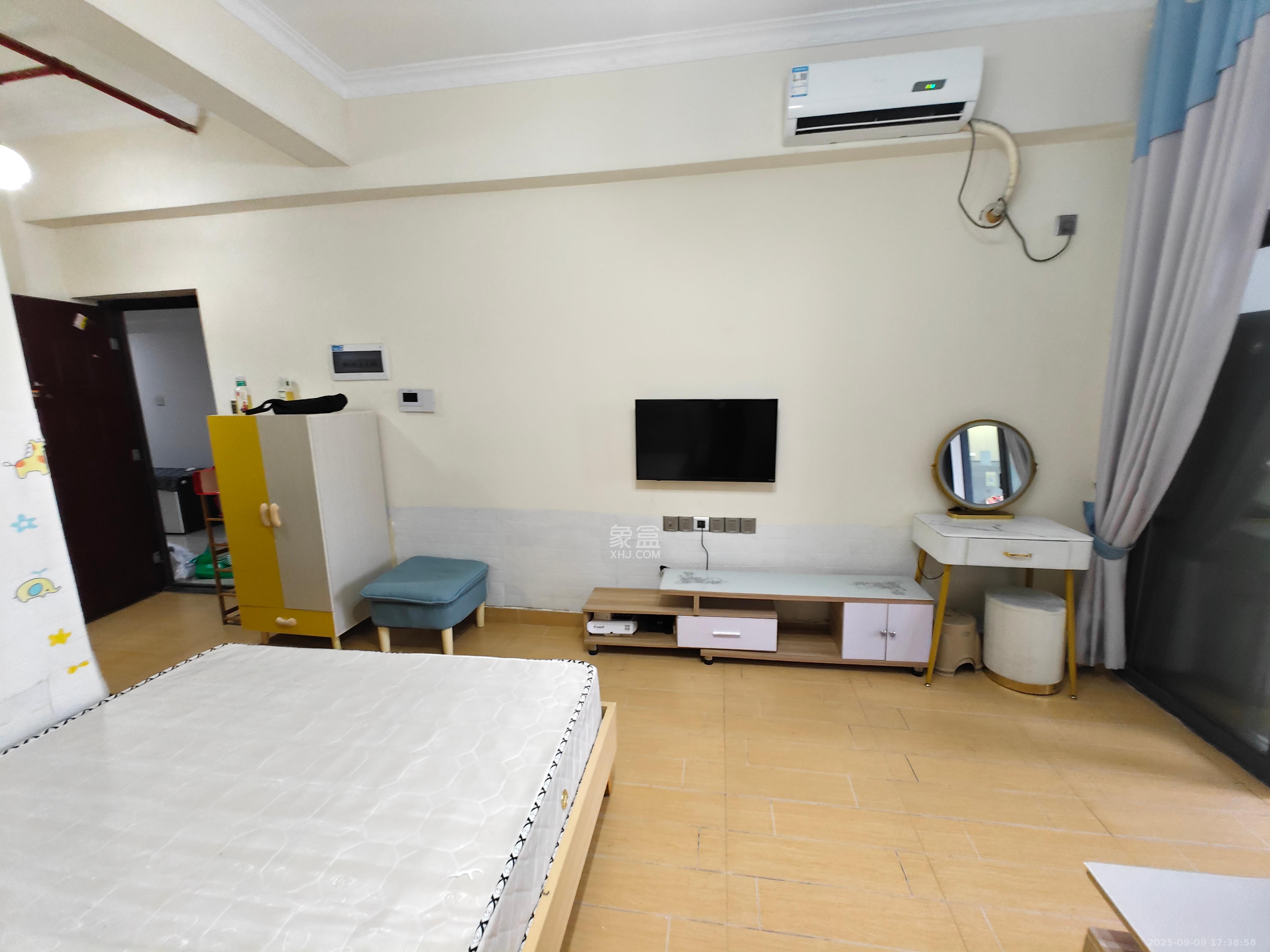 和隆花半里  1室1厅1卫    1700.0元/月室内图