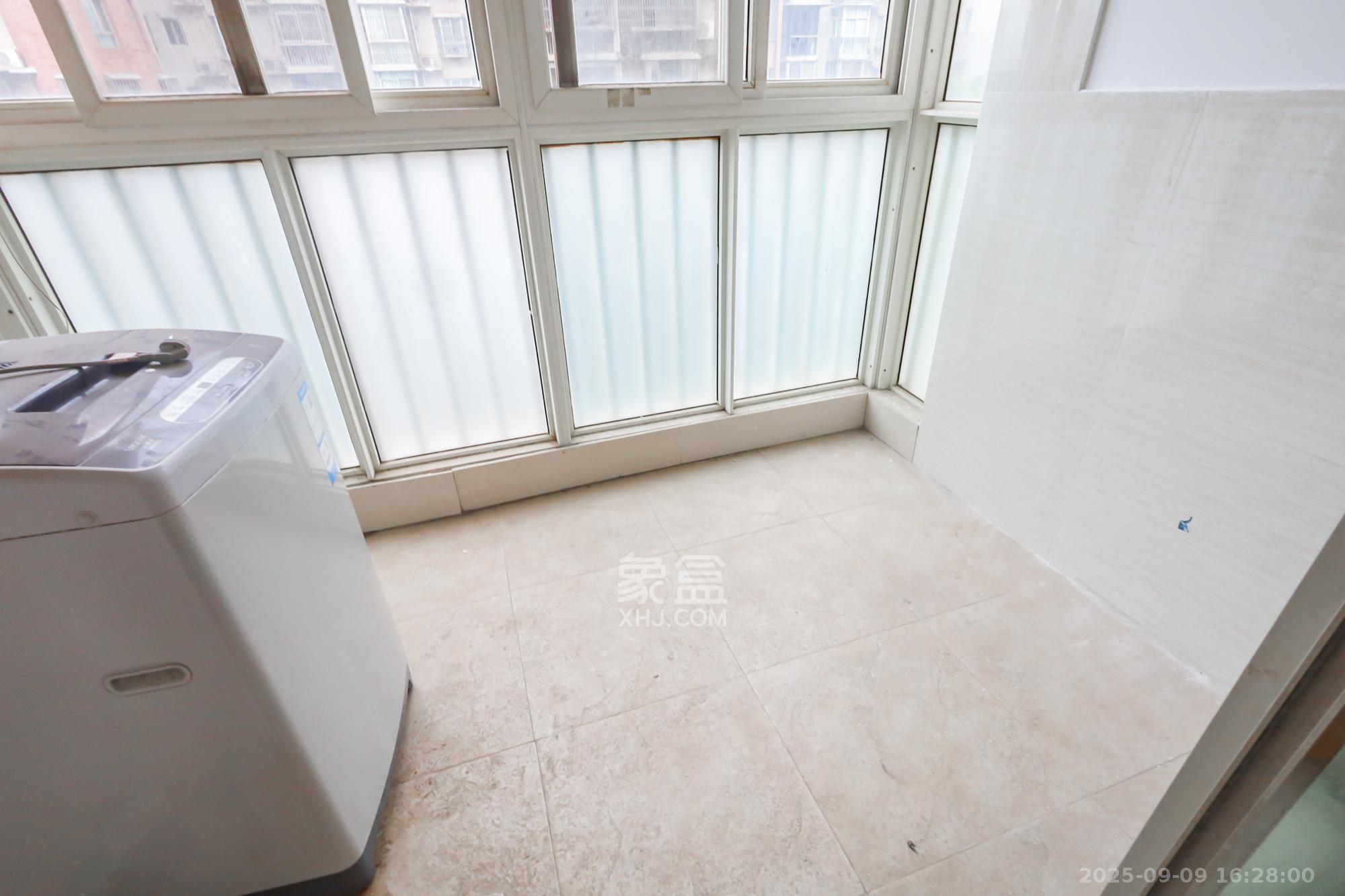 香海西岸  3室2厅2卫    130.0万 香海西岸  3室2厅2卫    130.0万阳台