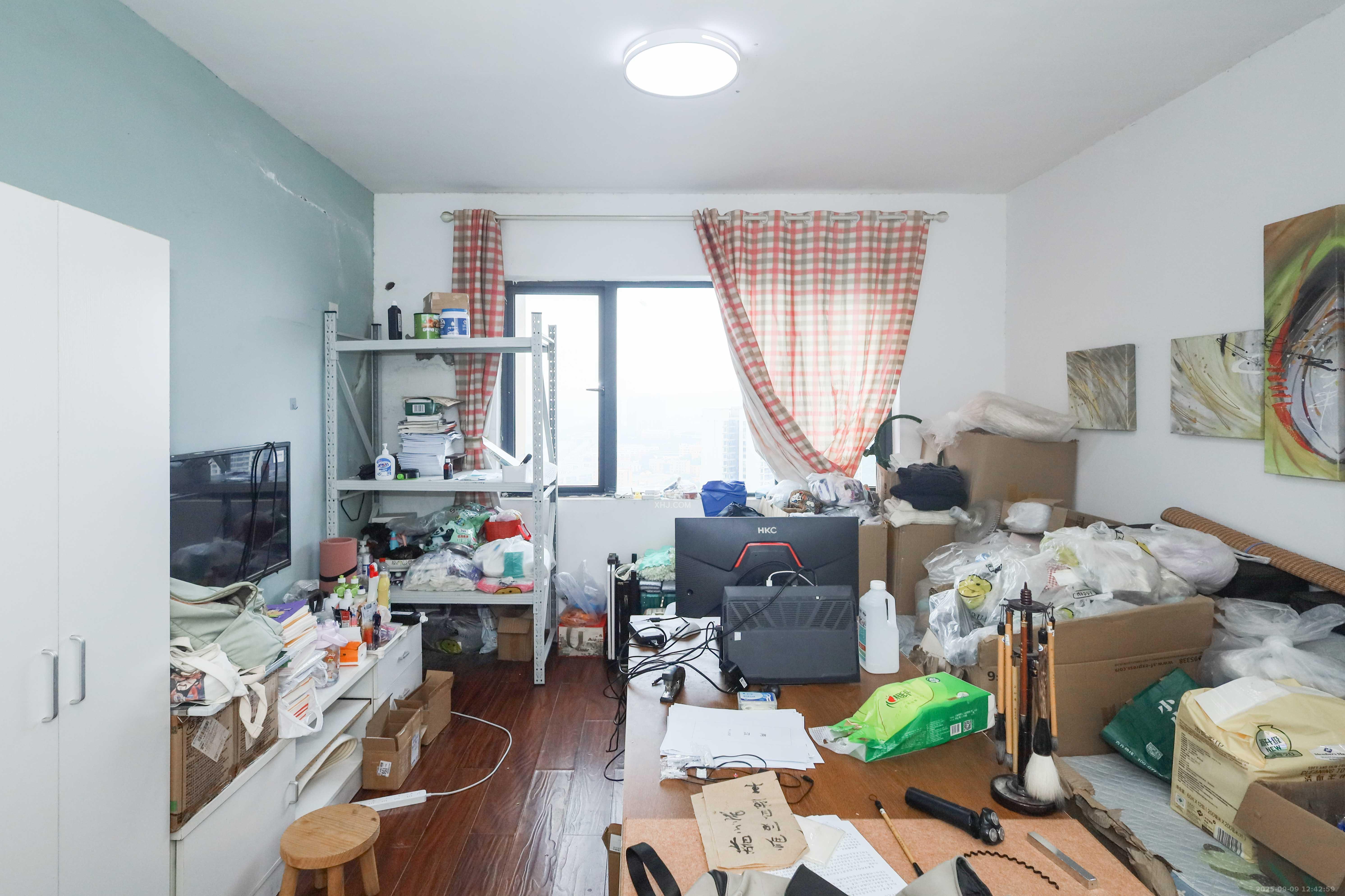 润芳园 3室2厅2卫 69.0万 润芳园 3室2厅2卫 69.0万客厅