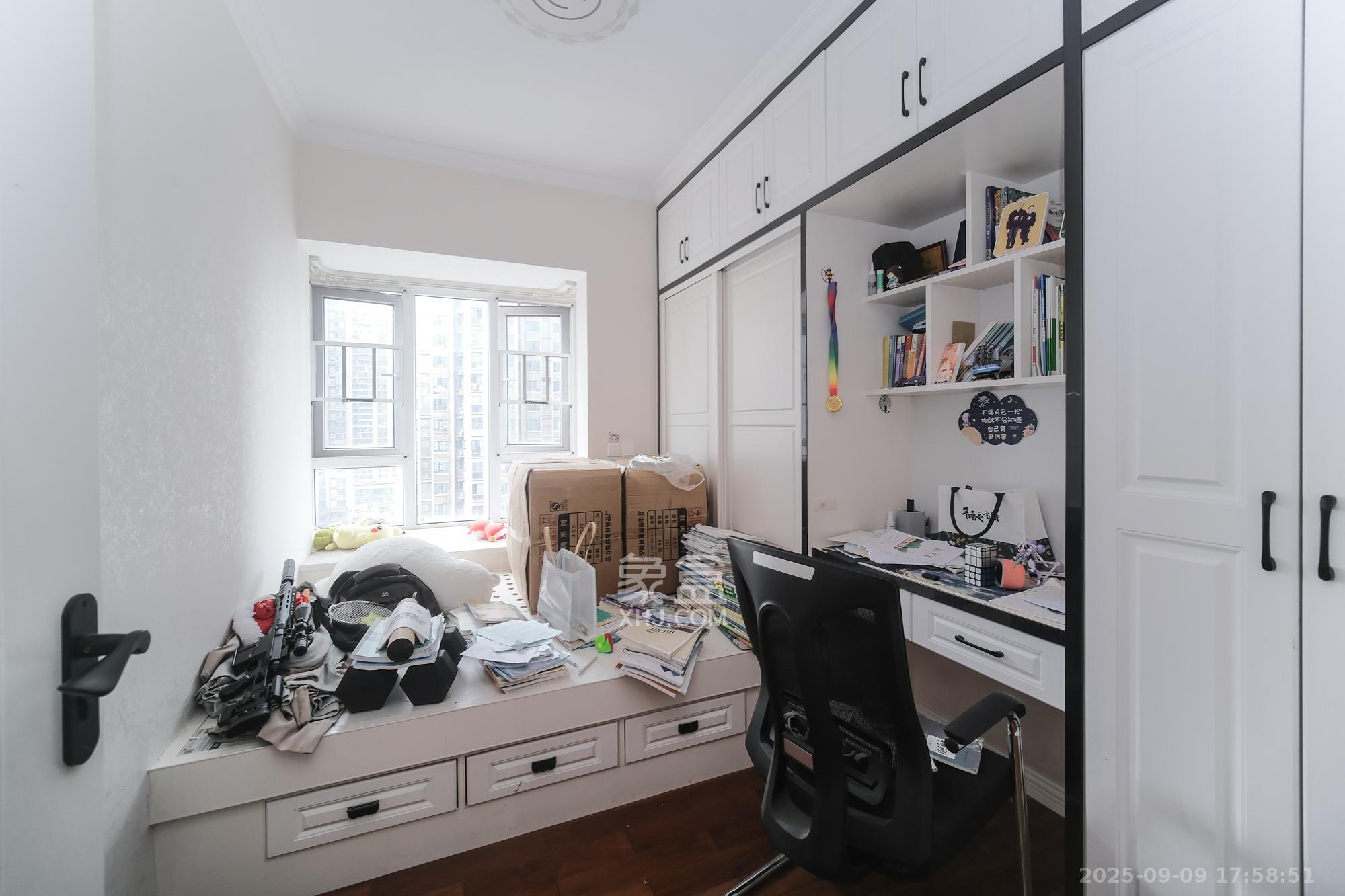 荣盛花语城 1室1厅1卫 105.0万 荣盛花语城 1室1厅1卫 105.0万卧室