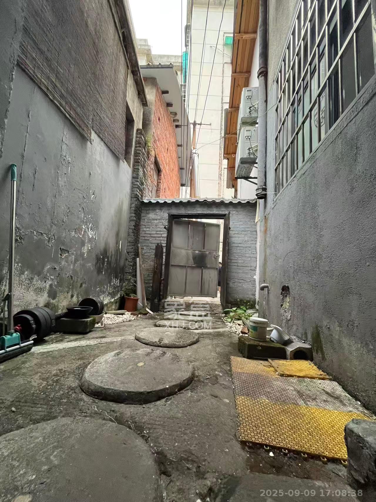 崇文里、崇圣里散盘 3室1厅1卫 1650.0元/月 崇文里、崇圣里散盘 3室1厅1卫 1650.0元/月室内图