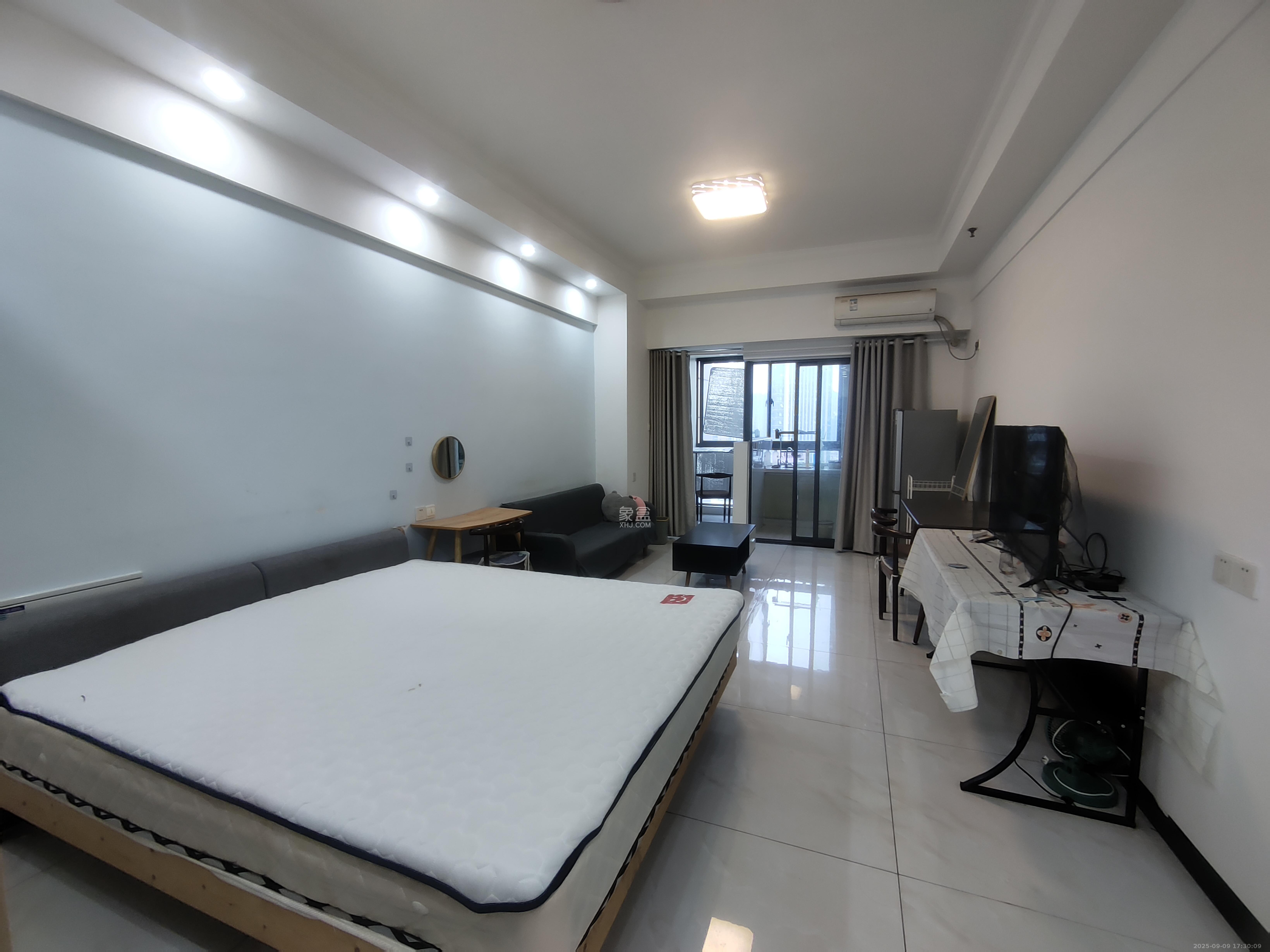 明发国际城  1室1厅1卫    1300.0元/月 明发国际城  1室1厅1卫    1300.0元/月室内图