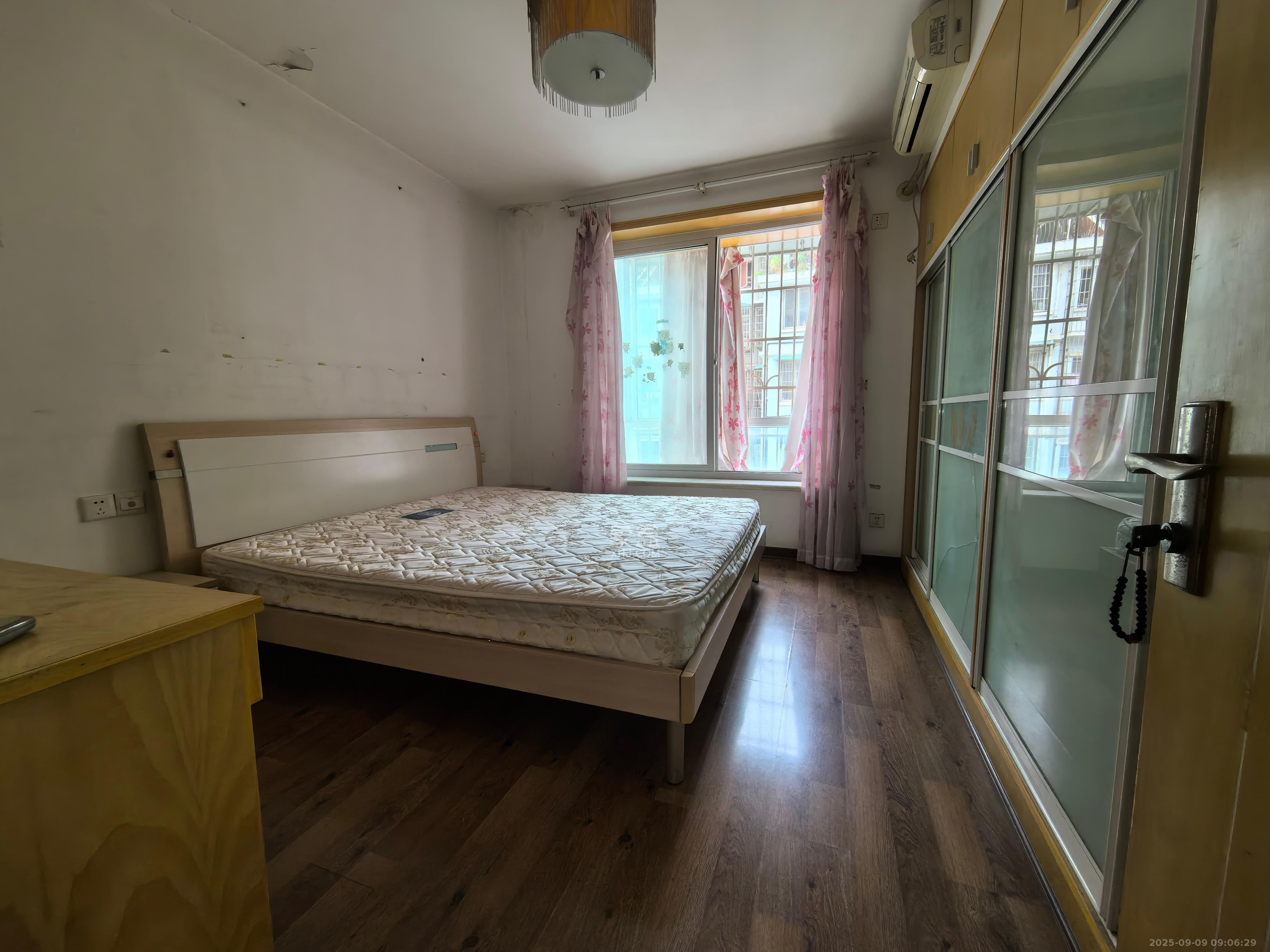 景湾小区（井湾小区）  2室2厅1卫    1500.0元/月室内图