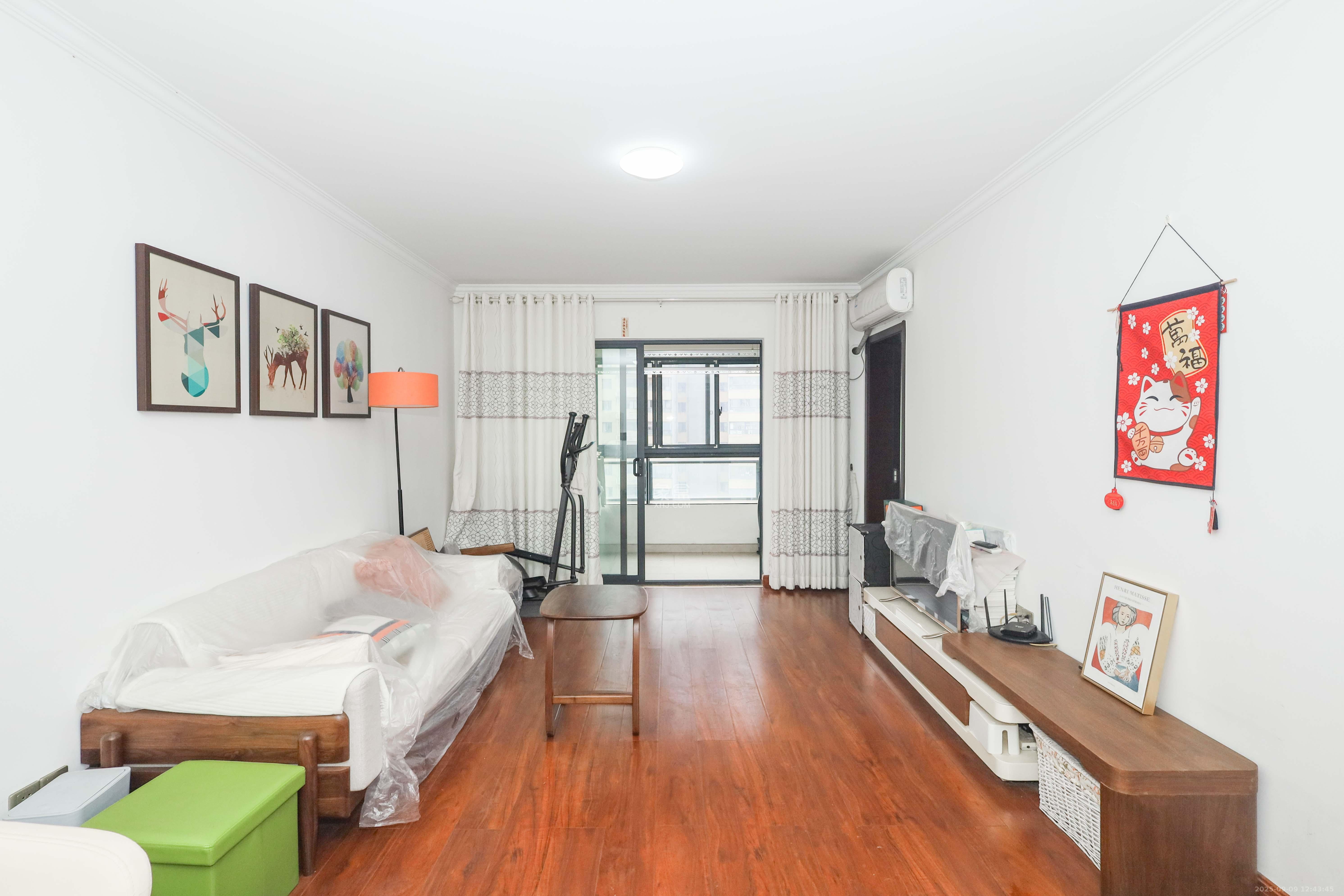 好莱城(弘德西街) 2室1厅1卫 70.0万 好莱城(弘德西街) 2室1厅1卫 70.0万客厅