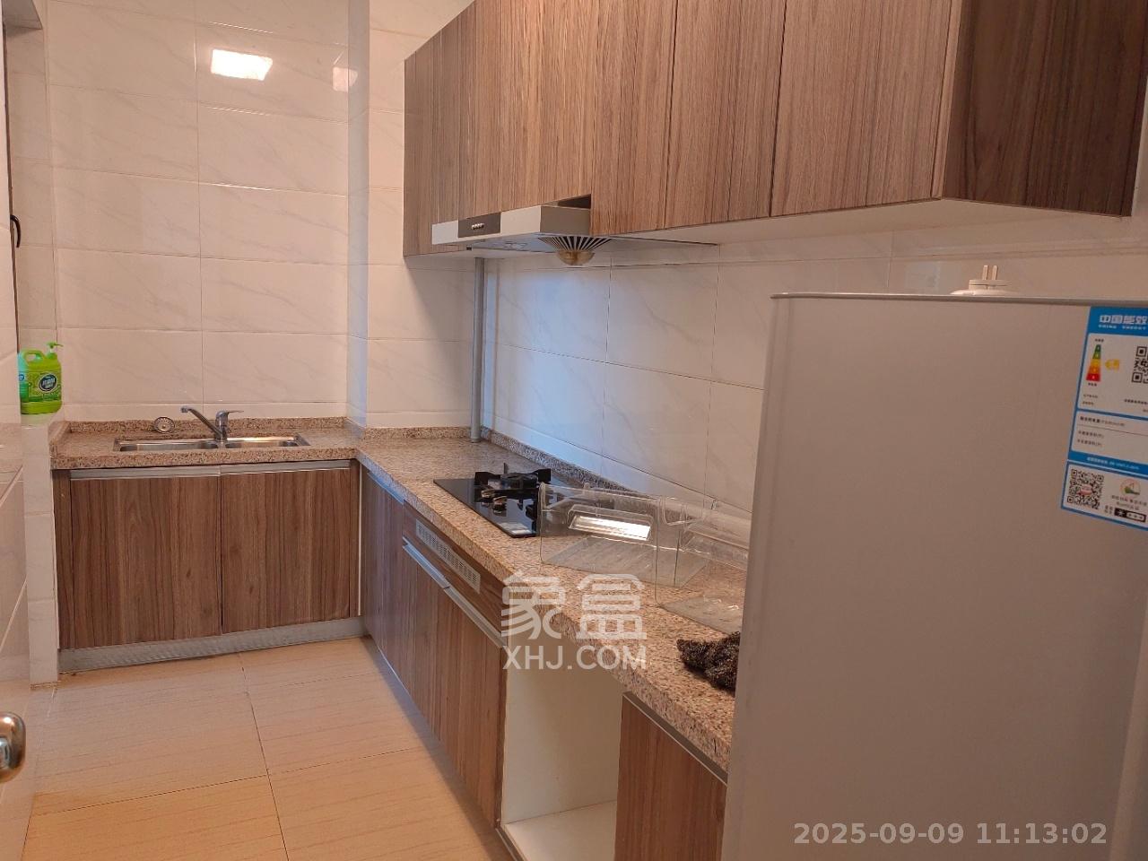 碧桂园公园壹号(凯怡茗苑)  3室2厅2卫    1800.0元/月 碧桂园公园壹号(凯怡茗苑)  3室2厅2卫    1800.0元/月室内图