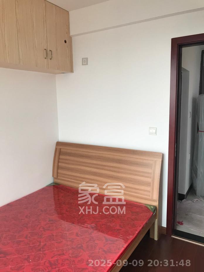 卓越蔚蓝海岸三期  3室2厅1卫    2300.0元/月 卓越蔚蓝海岸三期  3室2厅1卫    2300.0元/月室内图