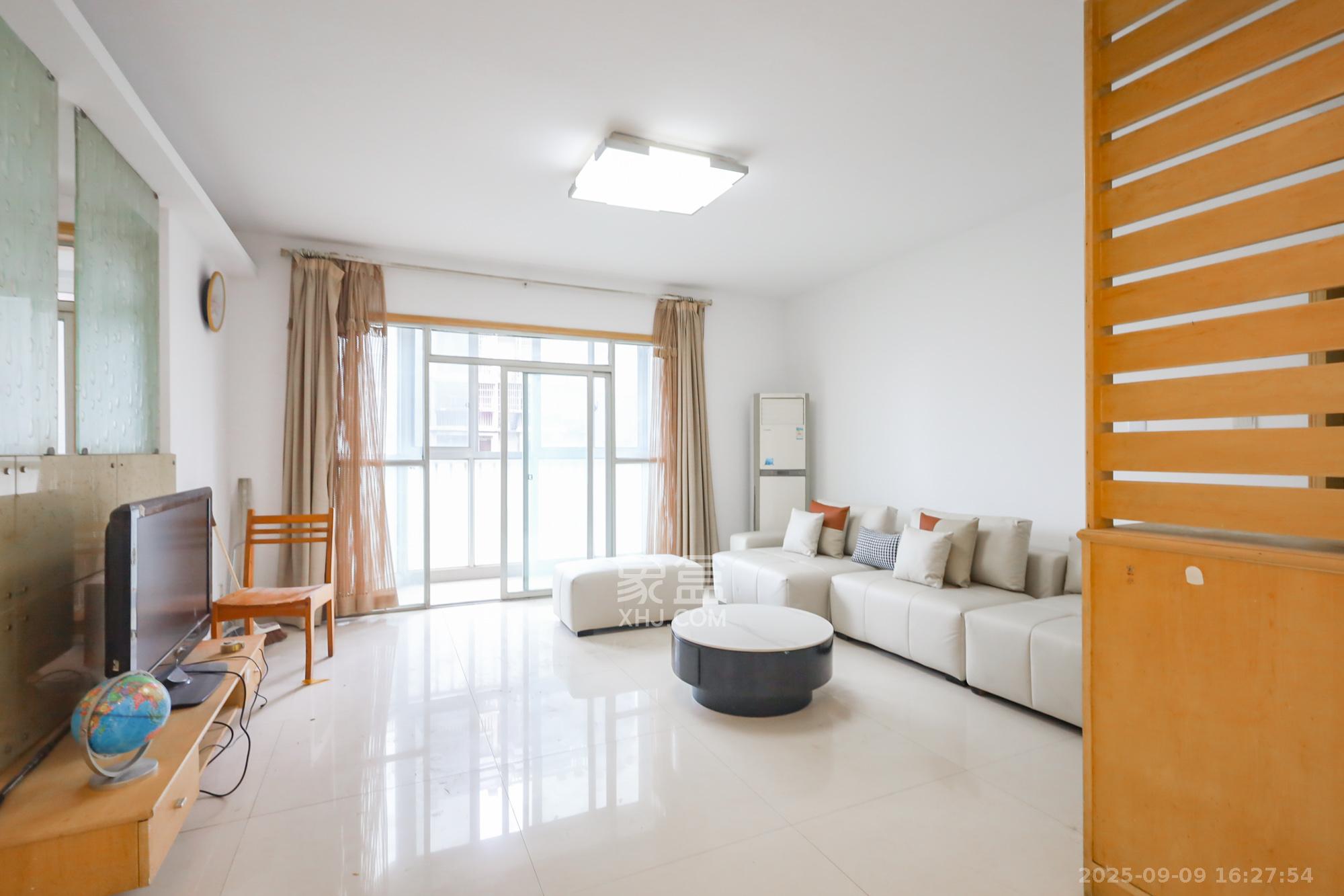 香海西岸  3室2厅2卫    130.0万 香海西岸  3室2厅2卫    130.0万