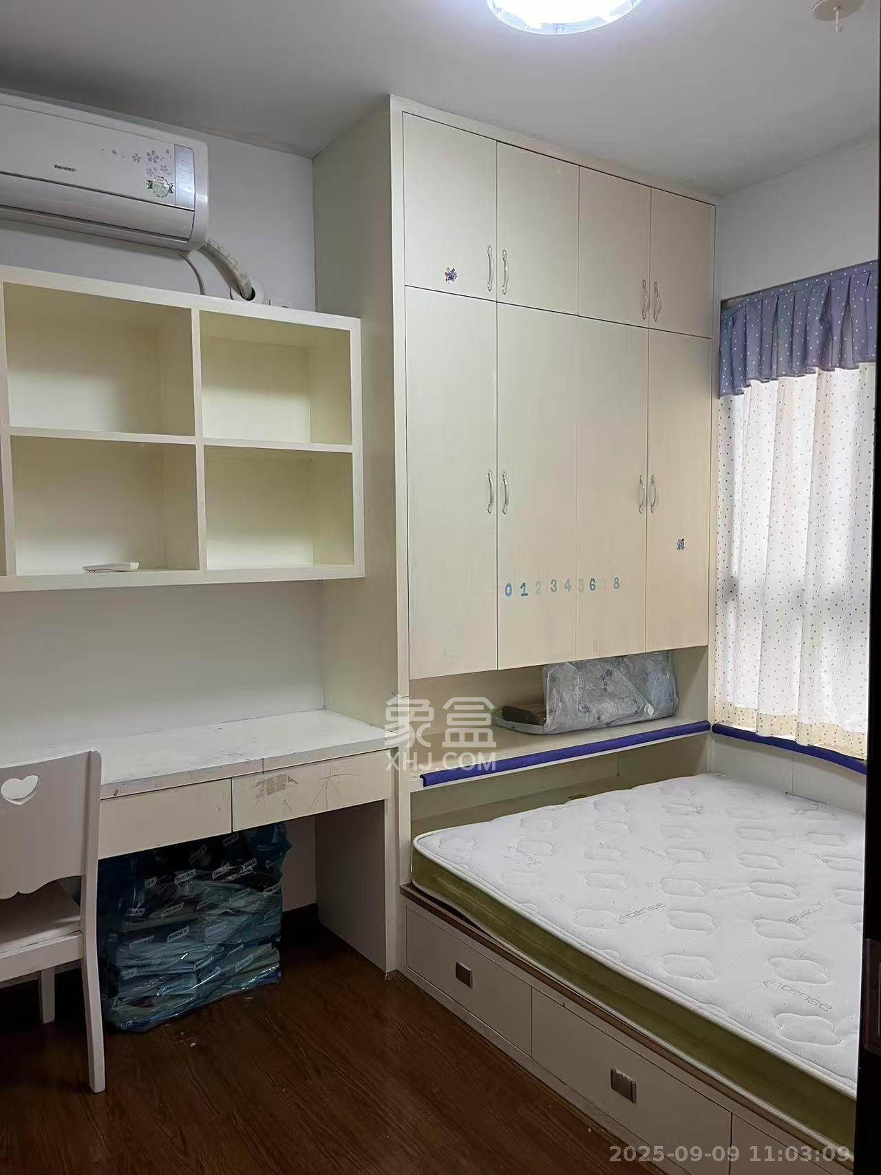 华润凤凰城三期  2室2厅1卫   1900.00元/月室内图
