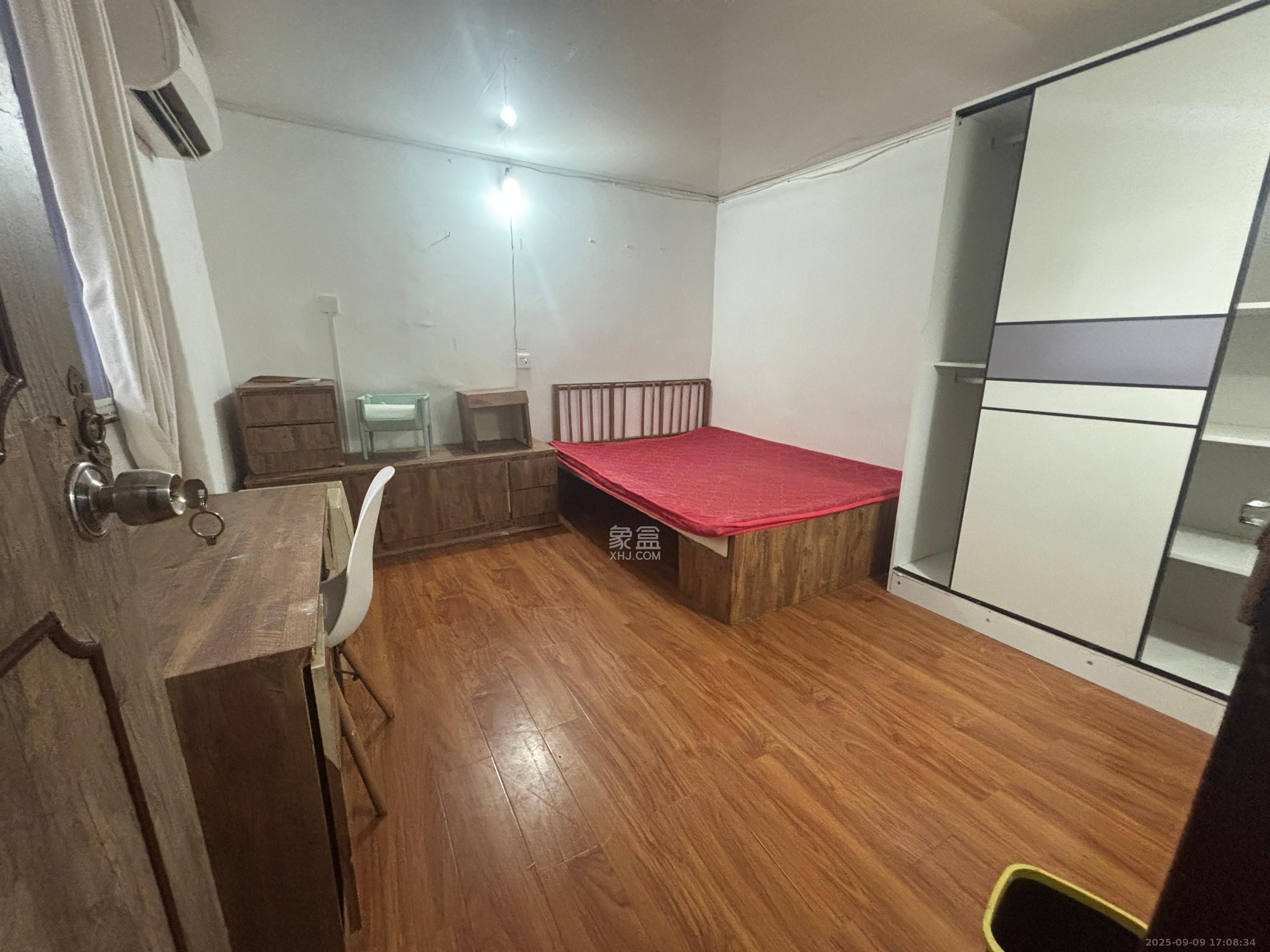 崇文里、崇圣里散盘 3室1厅1卫 1650.0元/月 崇文里、崇圣里散盘 3室1厅1卫 1650.0元/月室内图