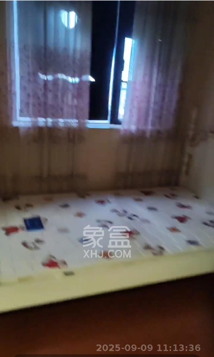 盛地春天里  2室1厅1卫    1600.0元/月 盛地春天里  2室1厅1卫    1600.0元/月室内图