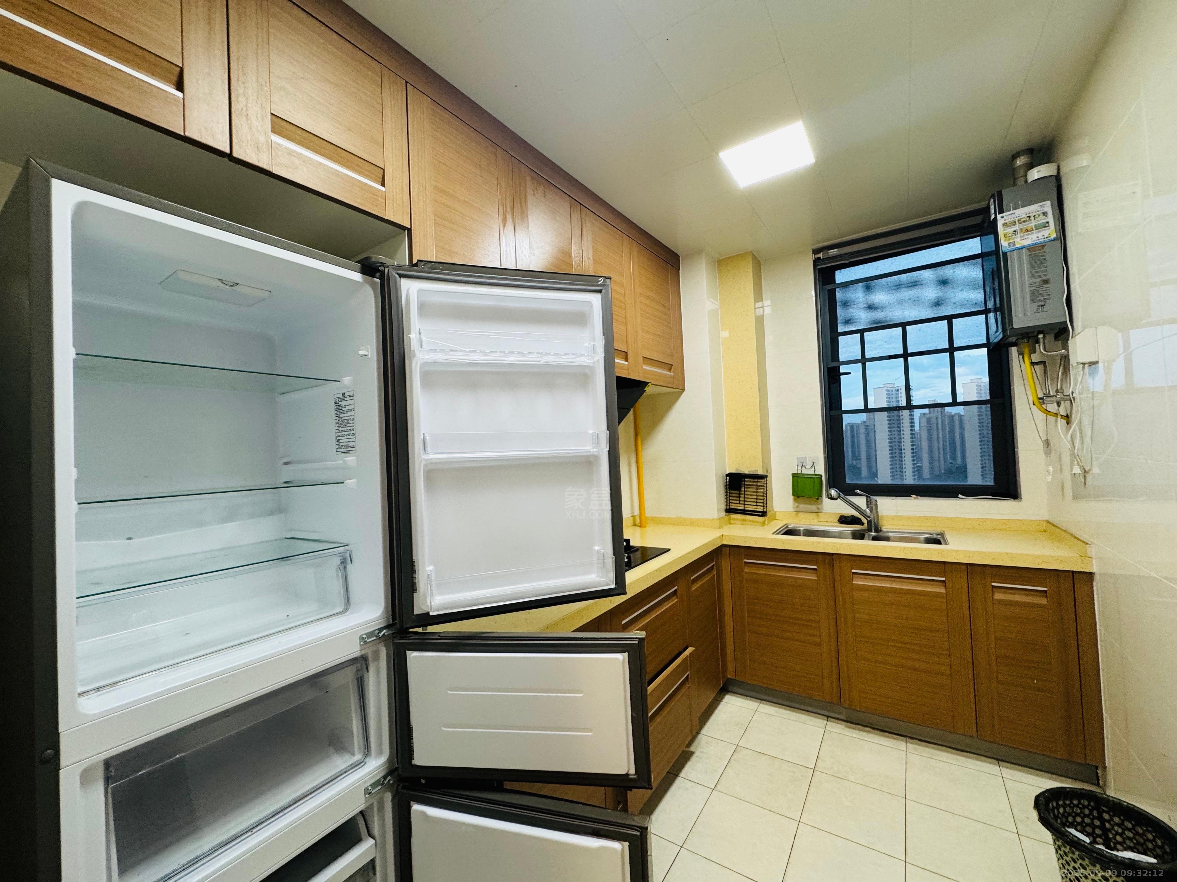 中建玥熙台  3室2厅2卫    1900.0元/月室内图