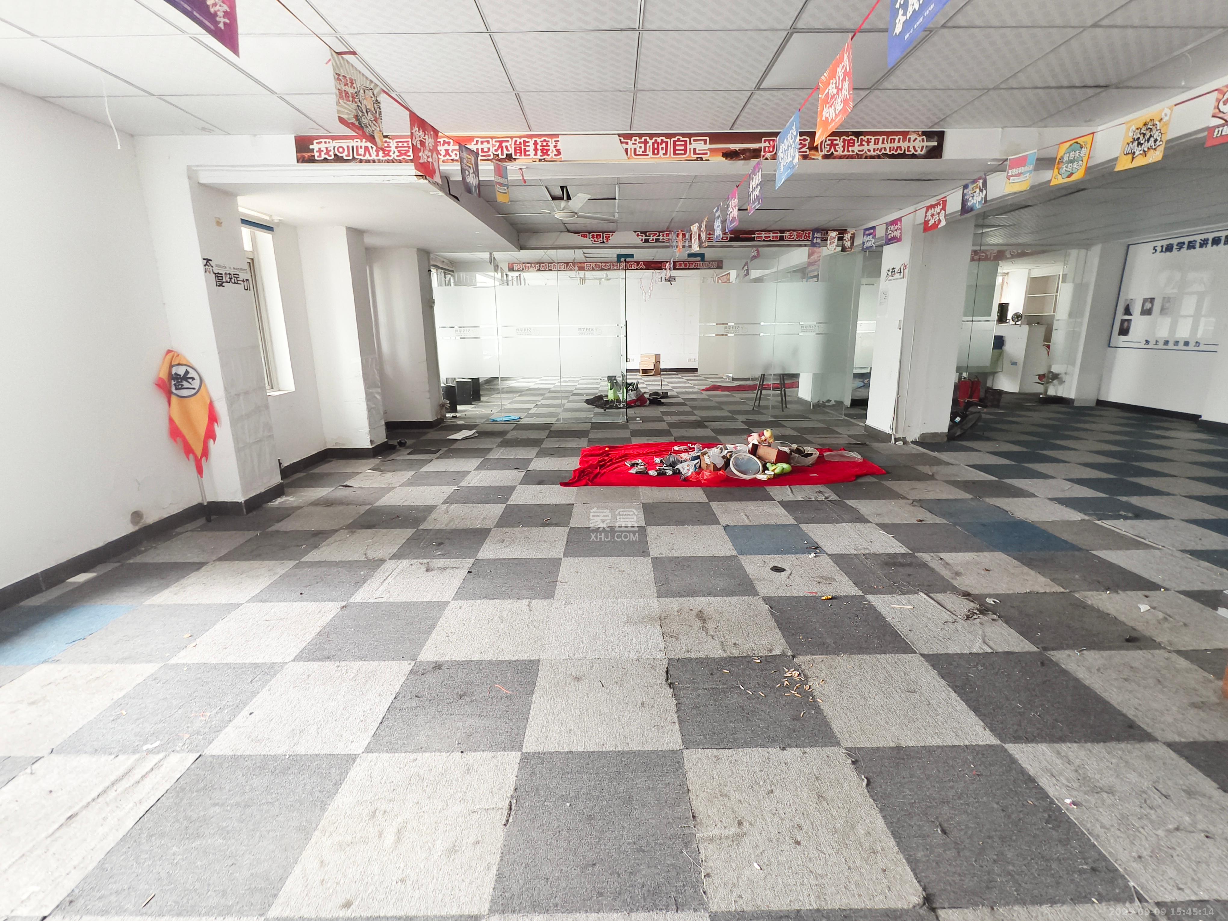 都市阳光大厦  6室2厅2卫    3700.0元/月室内图