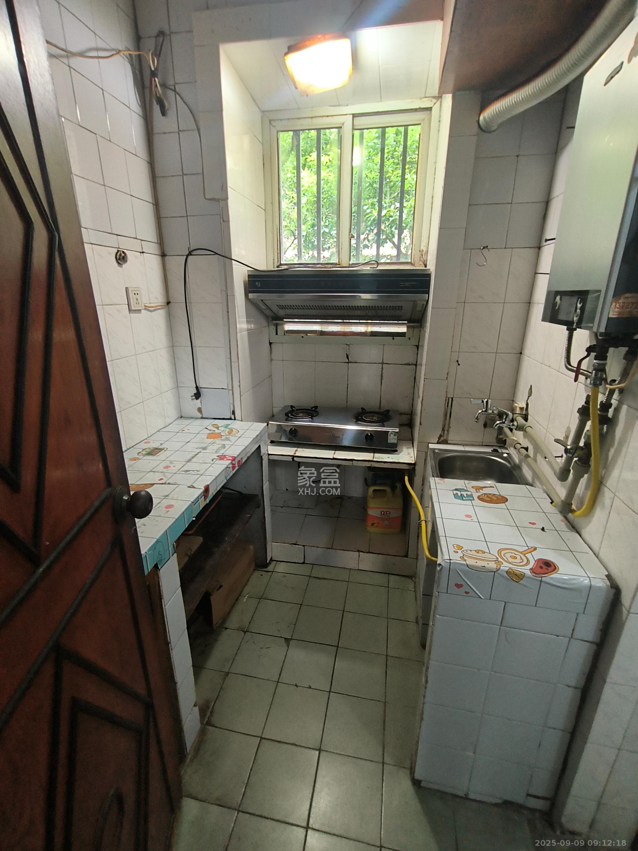 文艺新村 2室1厅1卫 1600.0元/月 文艺新村 2室1厅1卫 1600.0元/月室内图