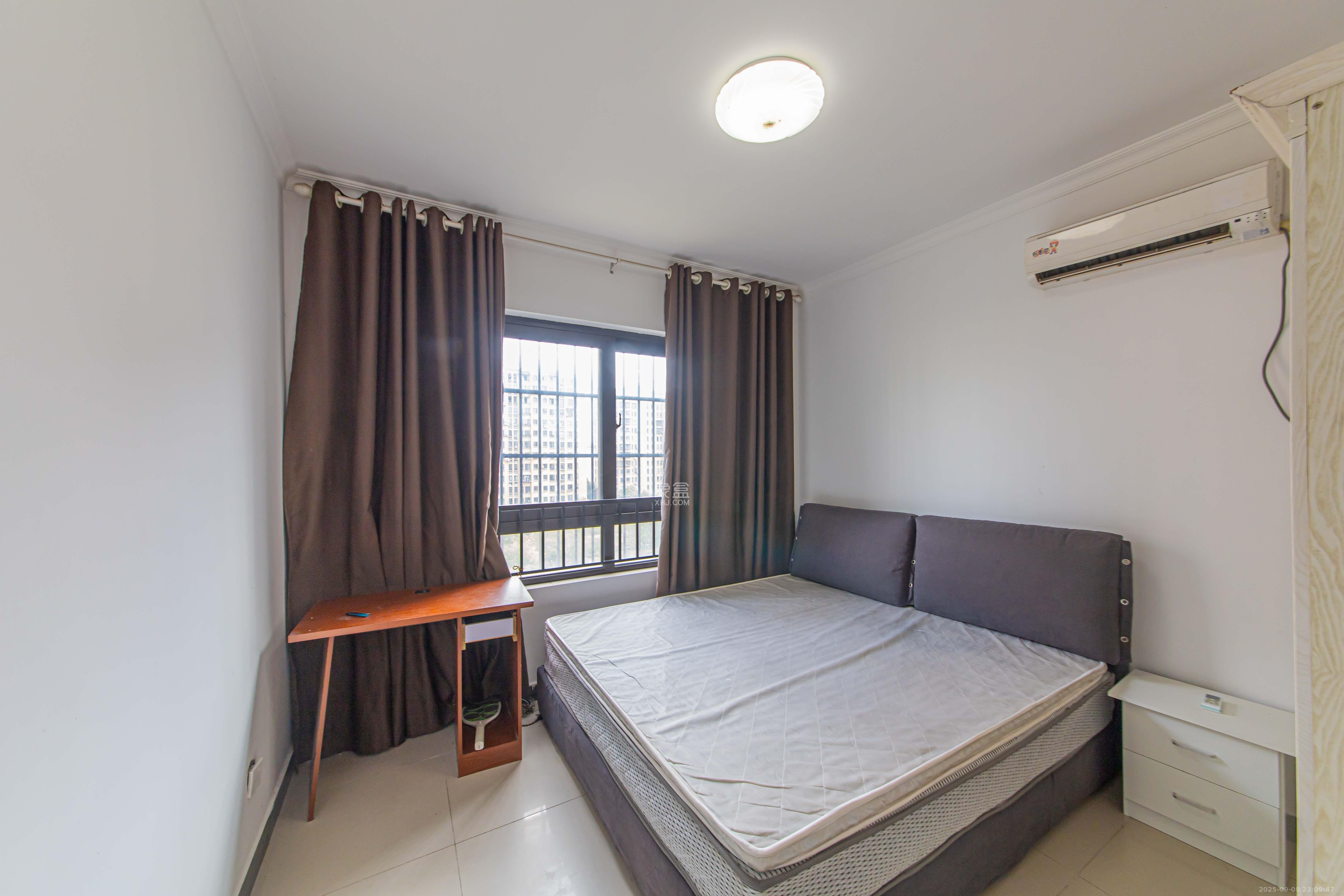 中信凯旋蓝岸（中信新城三期）  3室2厅1卫    2200.0元/月室内图