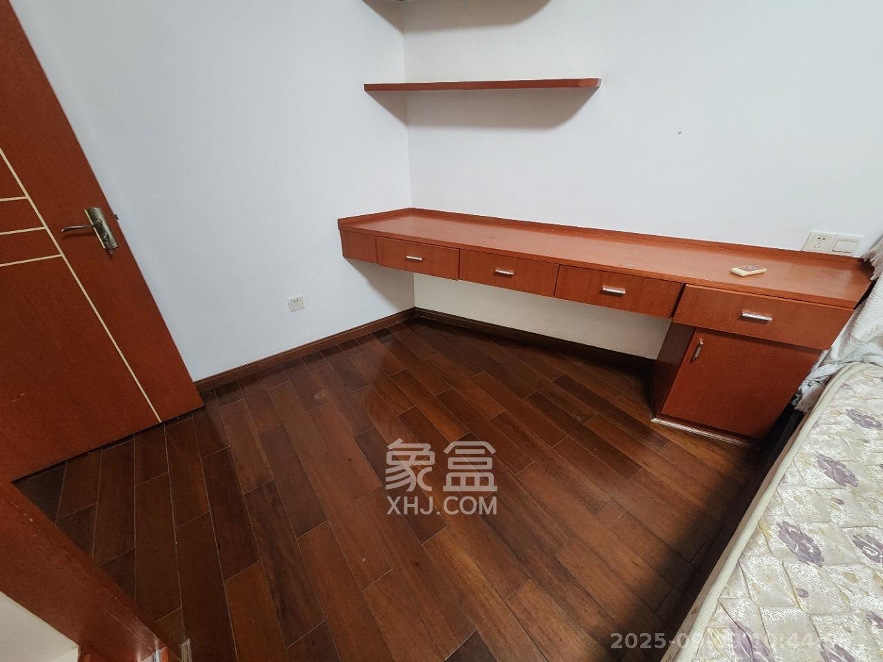 风华四季园  3室2厅2卫    2500.0元/月室内图