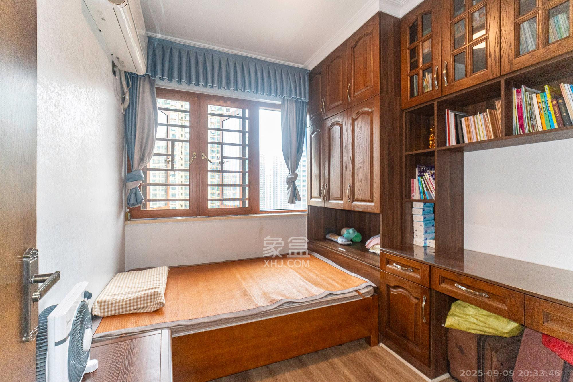 中建悦和城  4室2厅2卫    126.8万 中建悦和城  4室2厅2卫    126.8万卧室