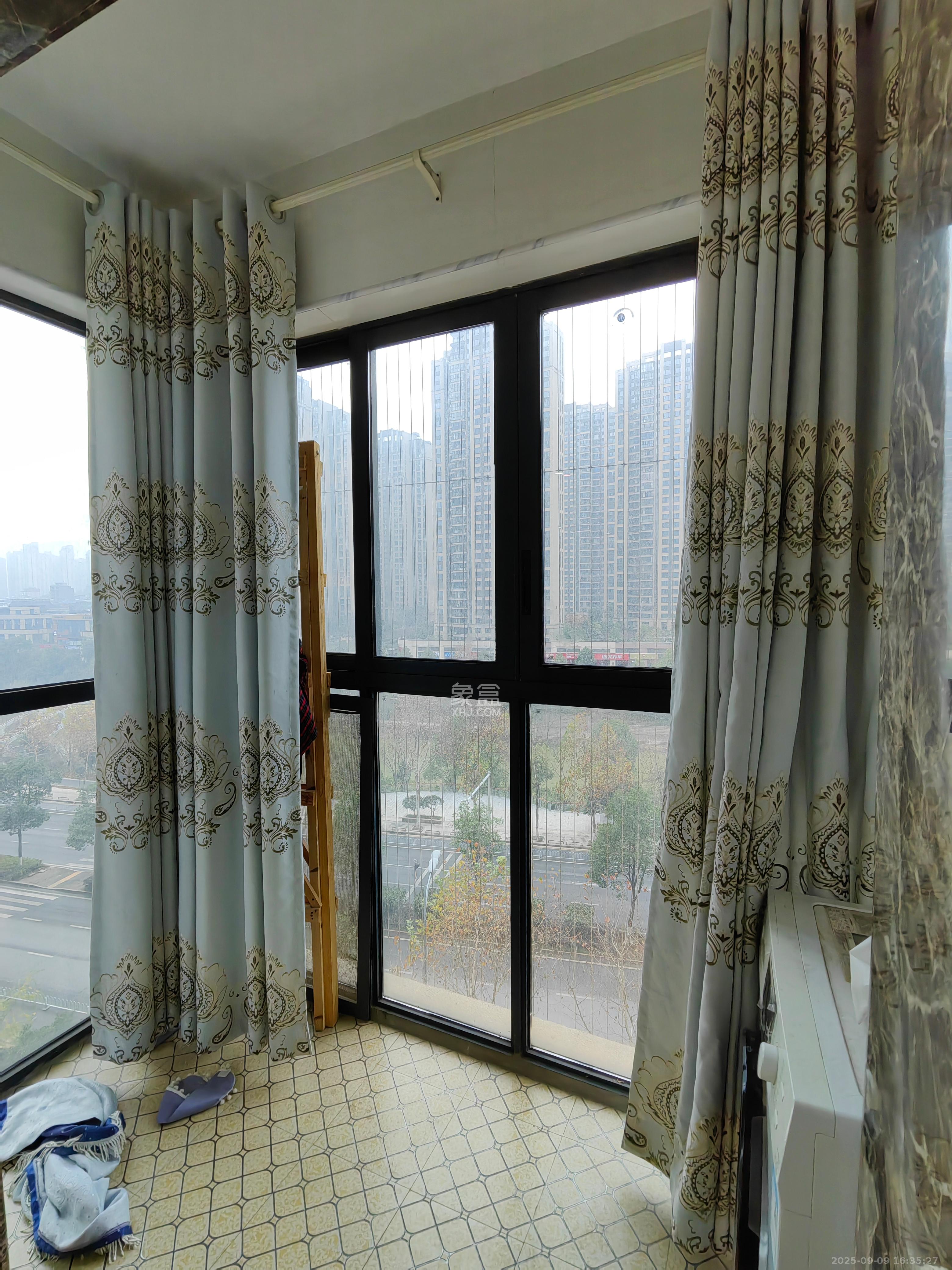 中建梅溪湖中心  4室2厅2卫    3500.0元/月室内图