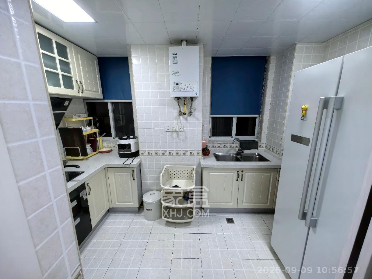 润芳园  4室2厅2卫    3200.0元/月 润芳园  4室2厅2卫    3200.0元/月室内图