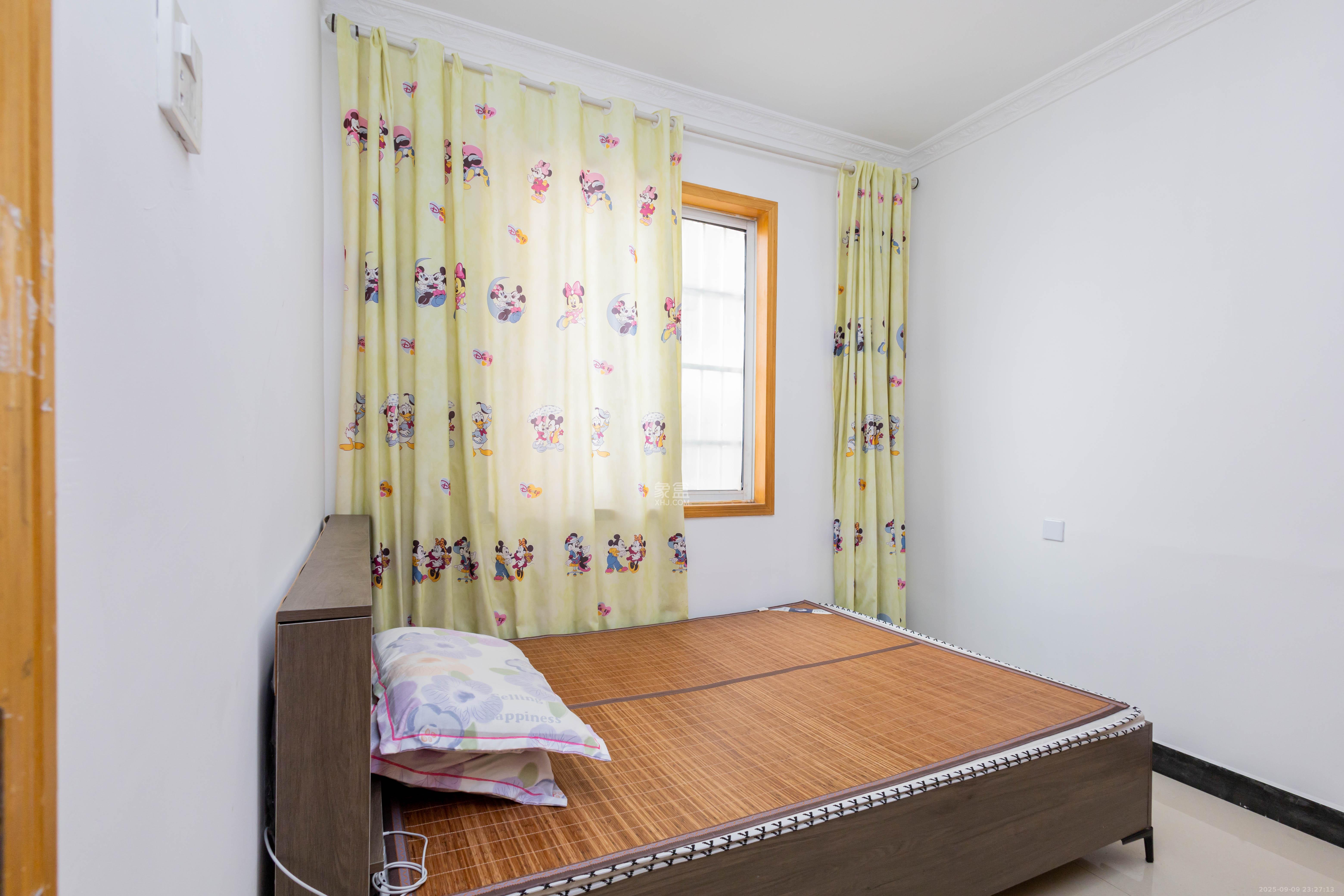 丁家高层公寓(领尚公寓)  3室2厅1卫    38.0万 丁家高层公寓(领尚公寓)  3室2厅1卫    38.0万卧室