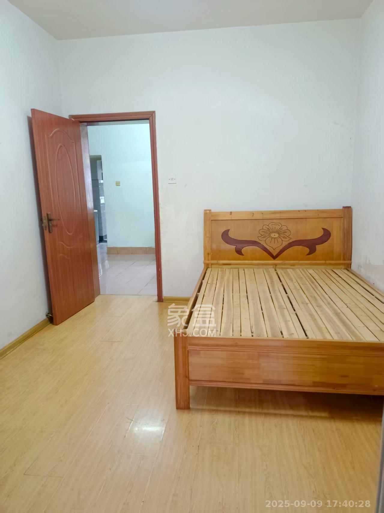 伍家岭电信局  2室1厅1卫    1300.0元/月 伍家岭电信局  2室1厅1卫    1300.0元/月室内图