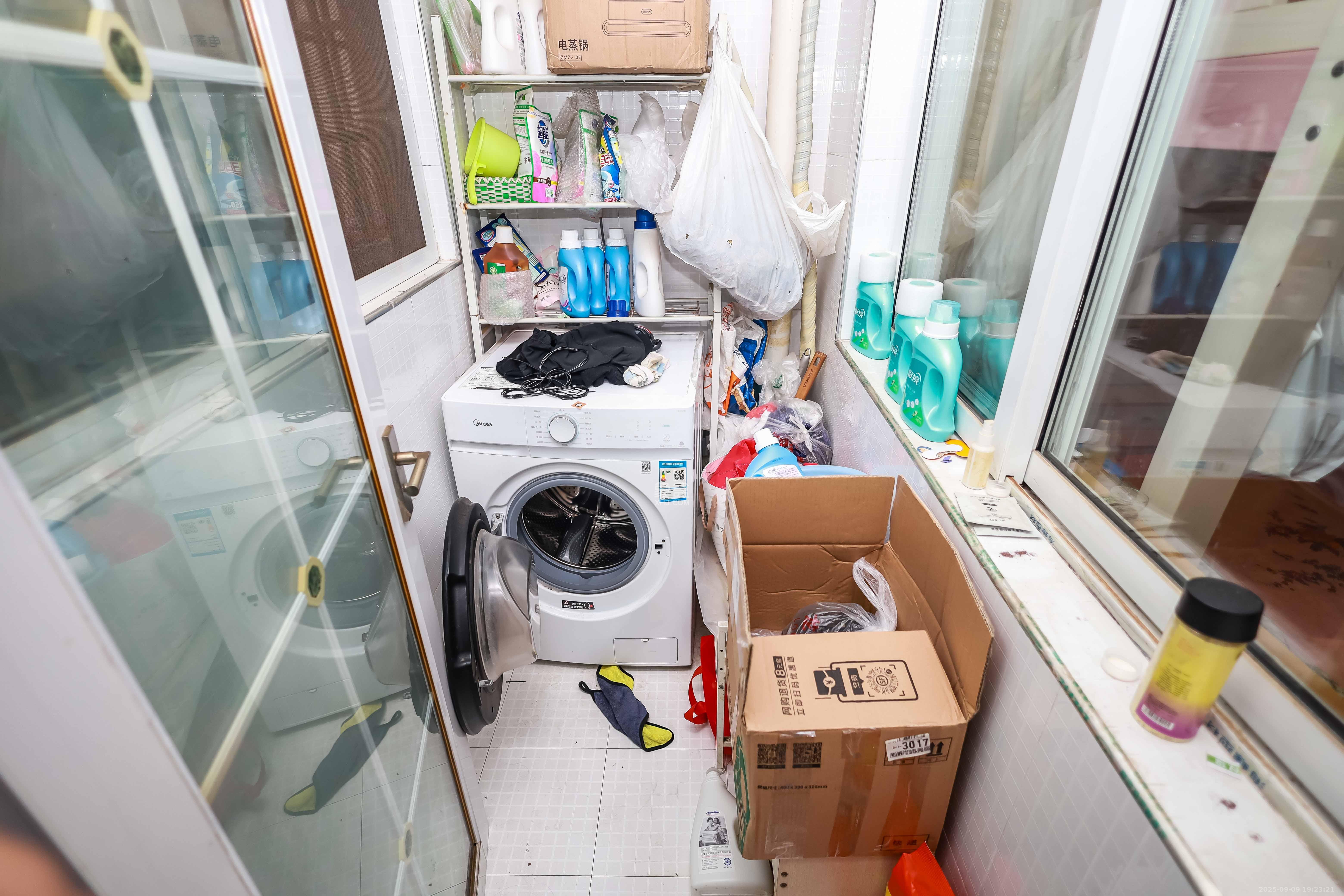 咸嘉新村悦峰园 2室2厅1卫 70.0万 咸嘉新村悦峰园 2室2厅1卫 70.0万阳台