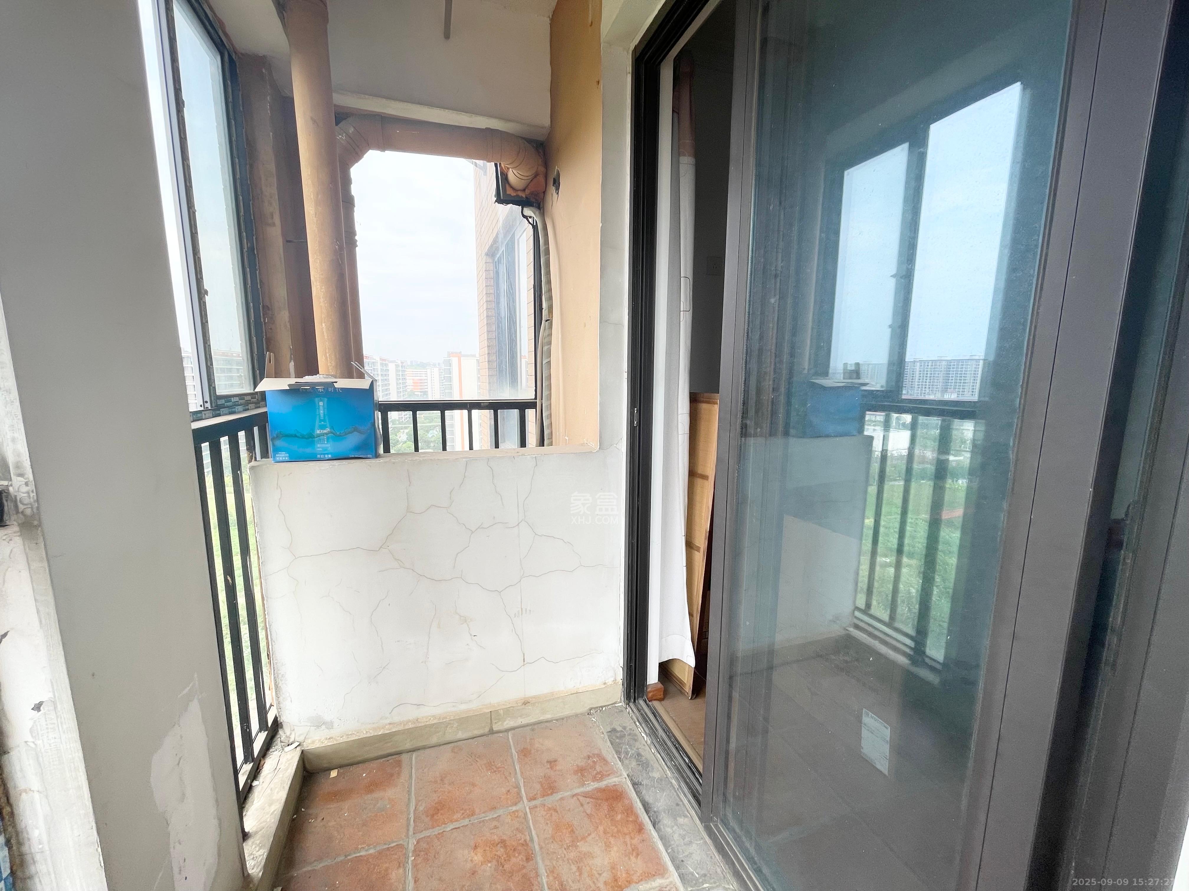 中信凯旋蓝岸（中信新城三期）  3室1厅1卫    2100.0元/月室内图