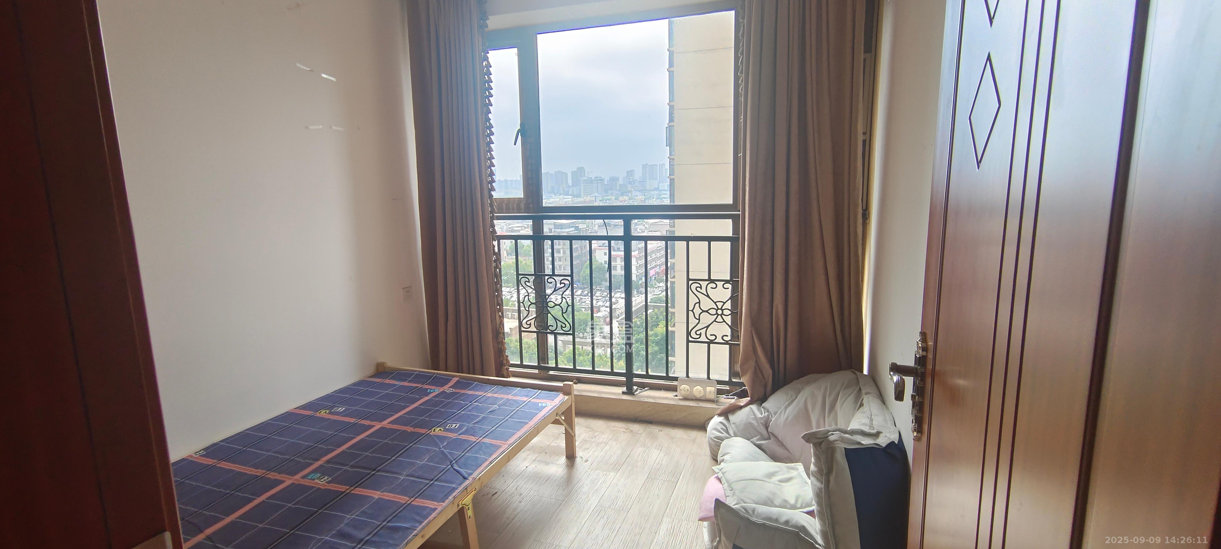 江山帝景哈佛  3室2厅1卫    2000.0元/月室内图