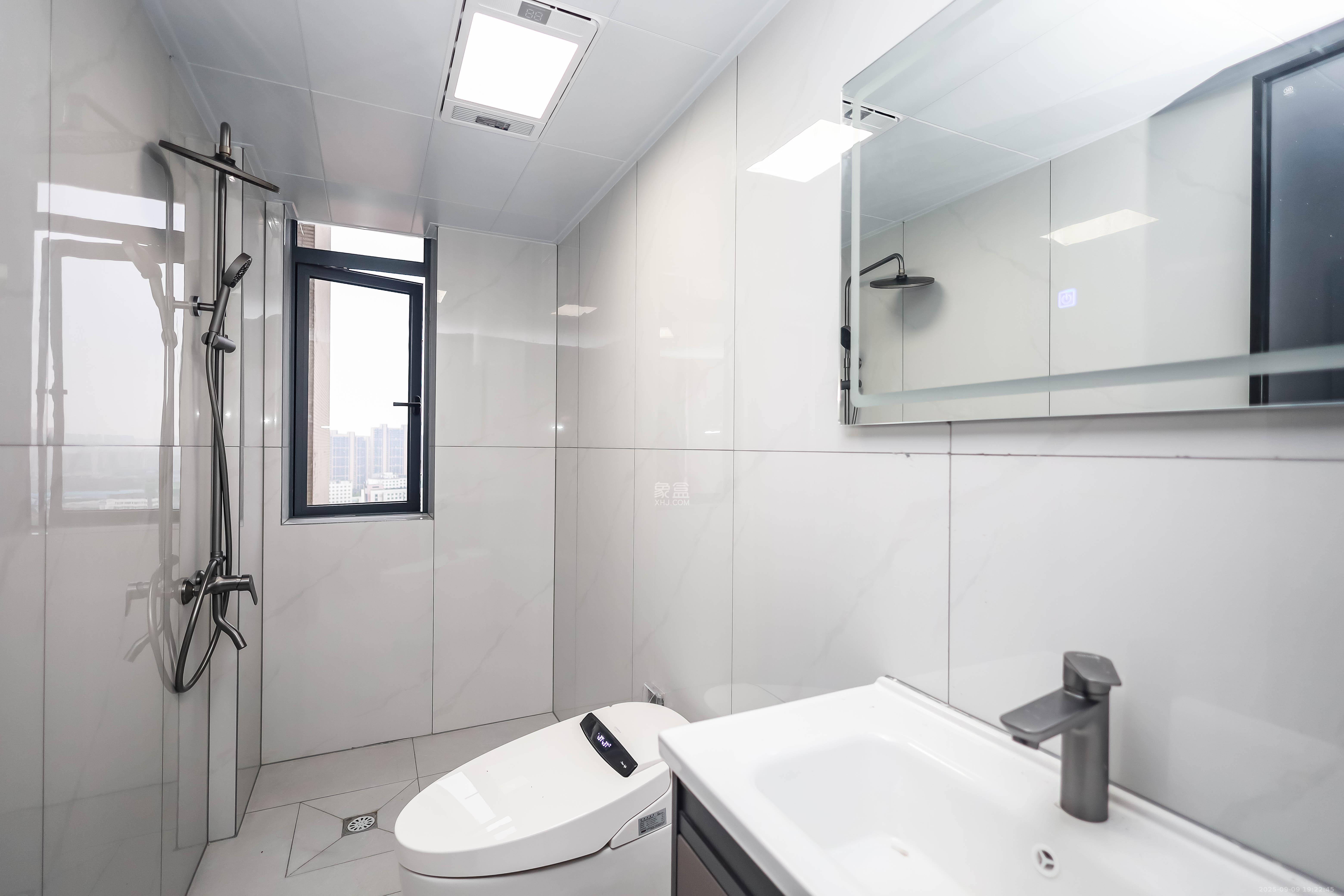 莱茵城 3室2厅2卫 89.8万 莱茵城 3室2厅2卫 89.8万卫生间