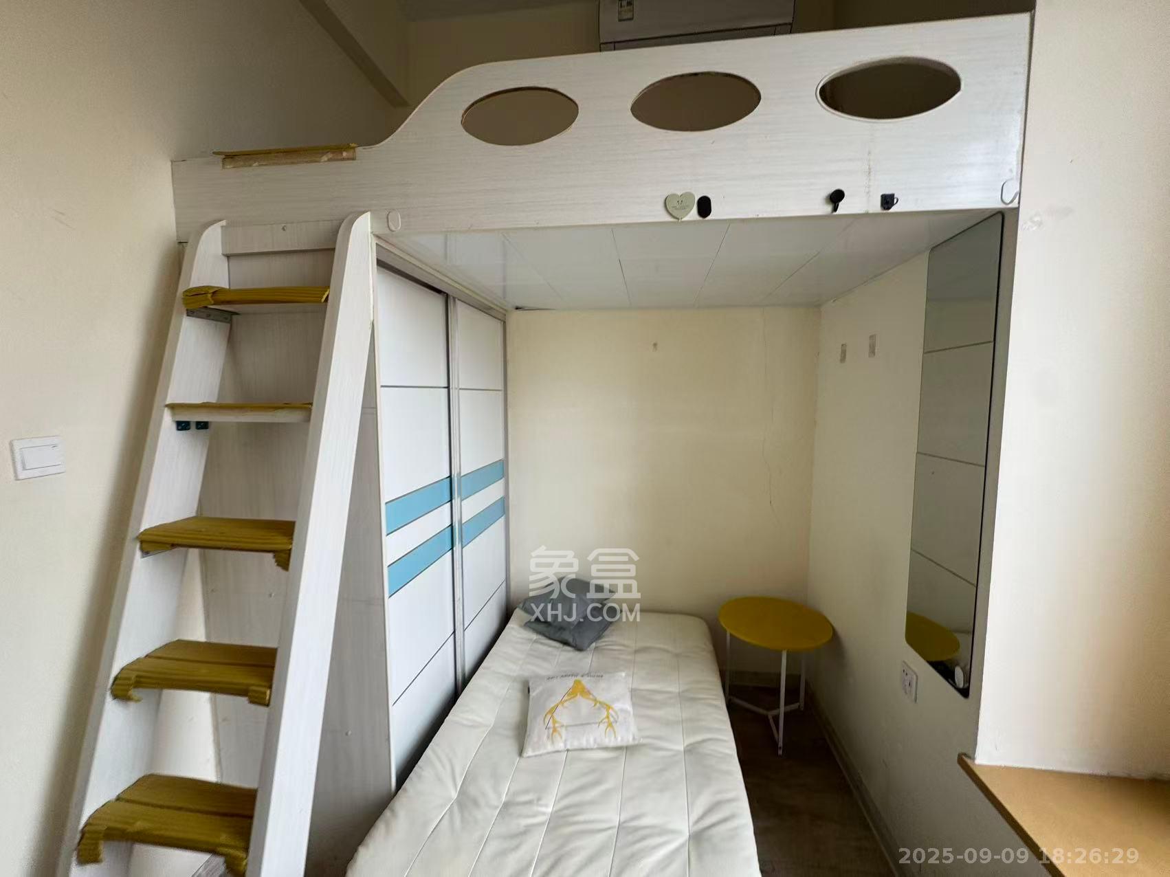 兰亭湾畔 1室1厅1卫 1000.0元/月 兰亭湾畔 1室1厅1卫 1000.0元/月室内图