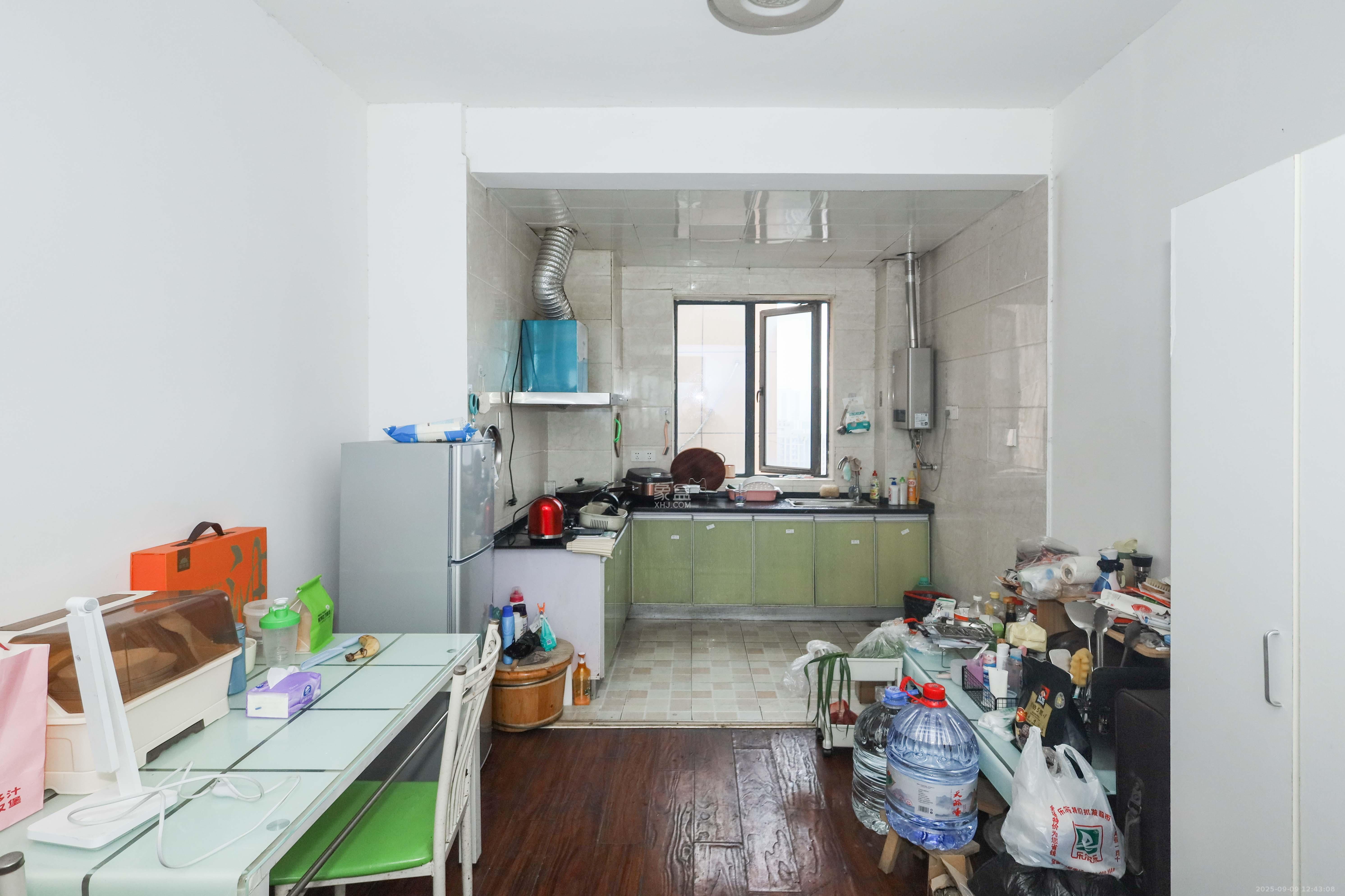 润芳园 3室2厅2卫 69.0万 润芳园 3室2厅2卫 69.0万客厅