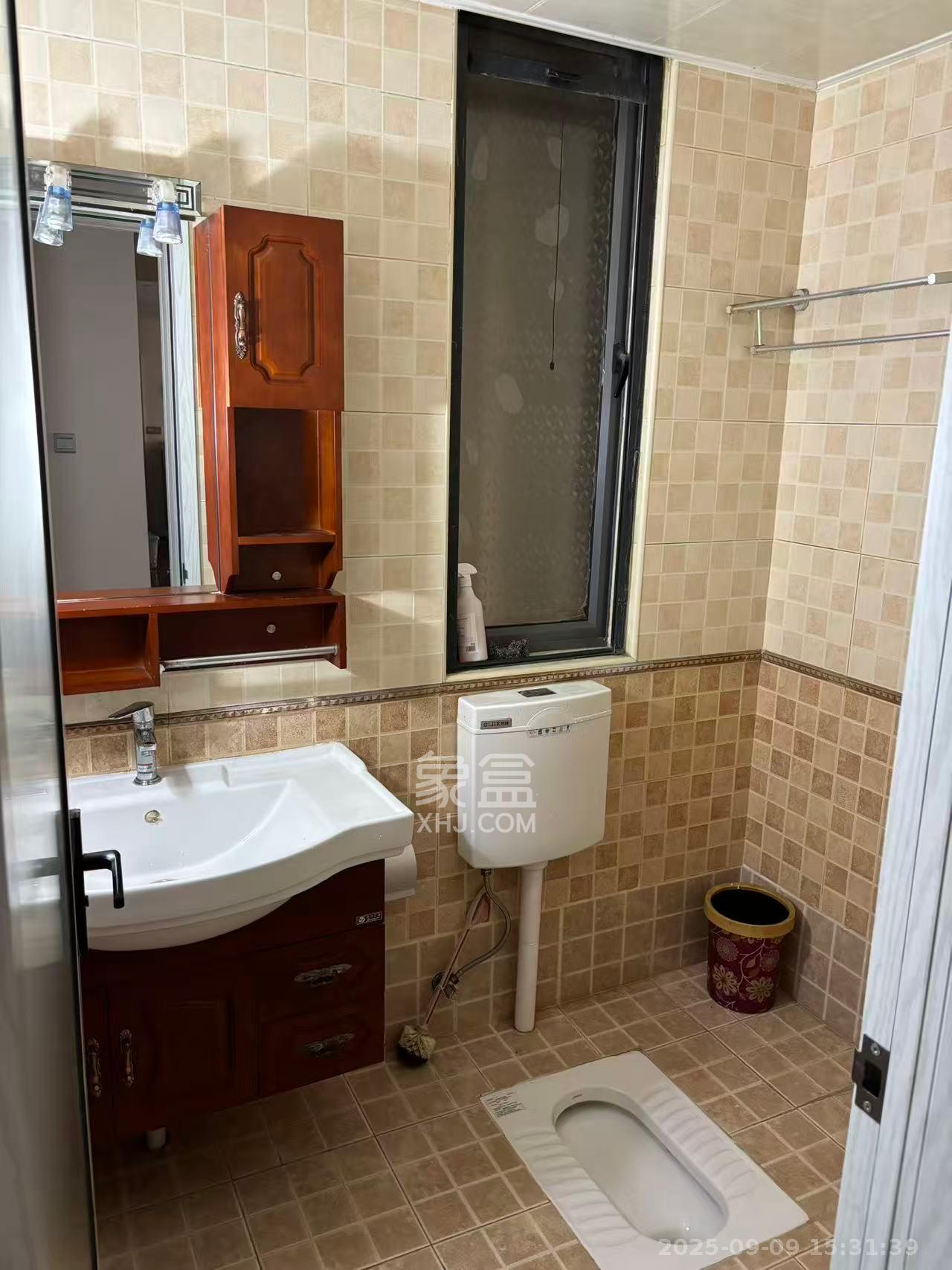 卓越蔚蓝海岸二期 4室2厅2卫 3500.0元/月 卓越蔚蓝海岸二期 4室2厅2卫 3500.0元/月室内图