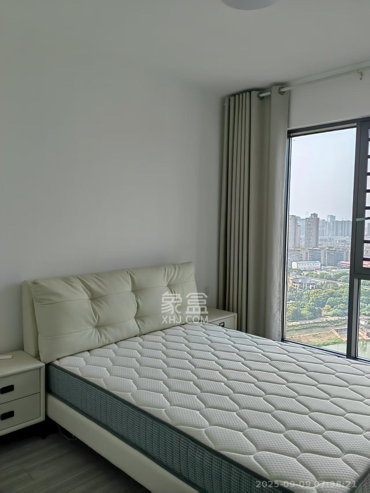 德奥悦东方  4室2厅2卫   3800.00元/月室内图