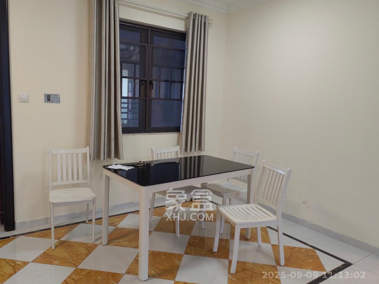 碧桂园公园壹号(凯怡茗苑)  3室2厅2卫    1800.0元/月 碧桂园公园壹号(凯怡茗苑)  3室2厅2卫    1800.0元/月室内图