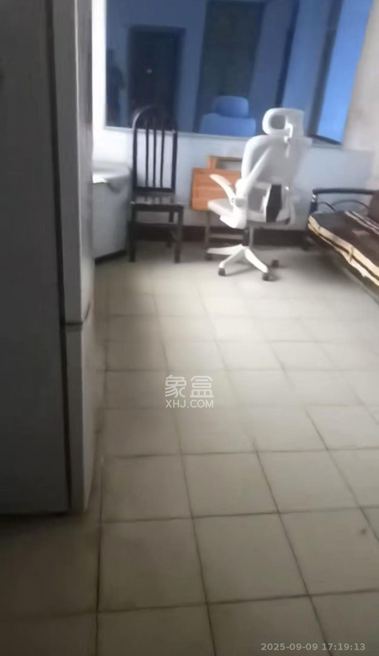 湖橡宿舍/湖橡小区  2室1厅1卫    1000.0元/月 湖橡宿舍/湖橡小区  2室1厅1卫    1000.0元/月室内图