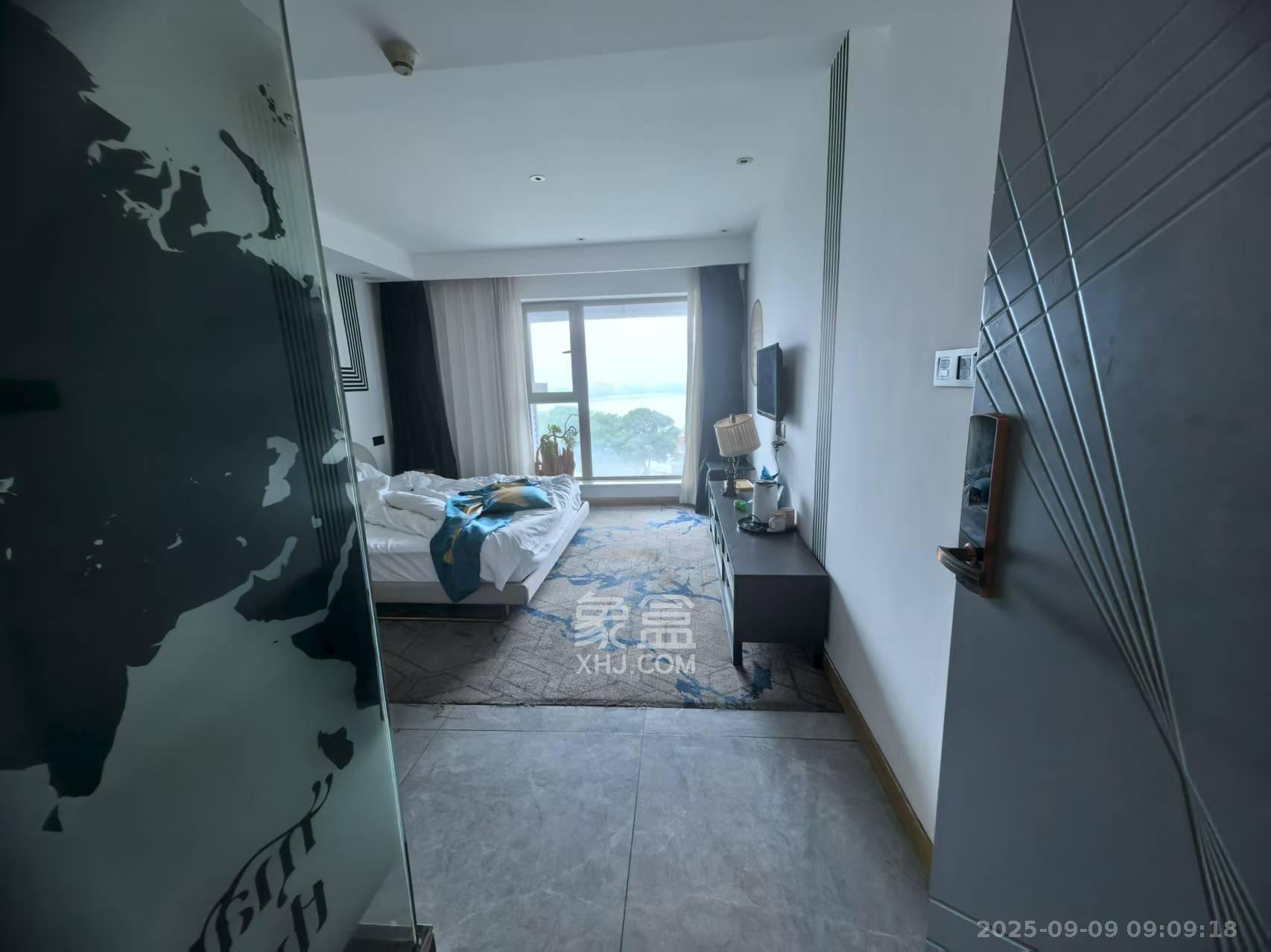 潮宗御苑 5室2厅2卫 7000.0元/月 潮宗御苑 5室2厅2卫 7000.0元/月室内图