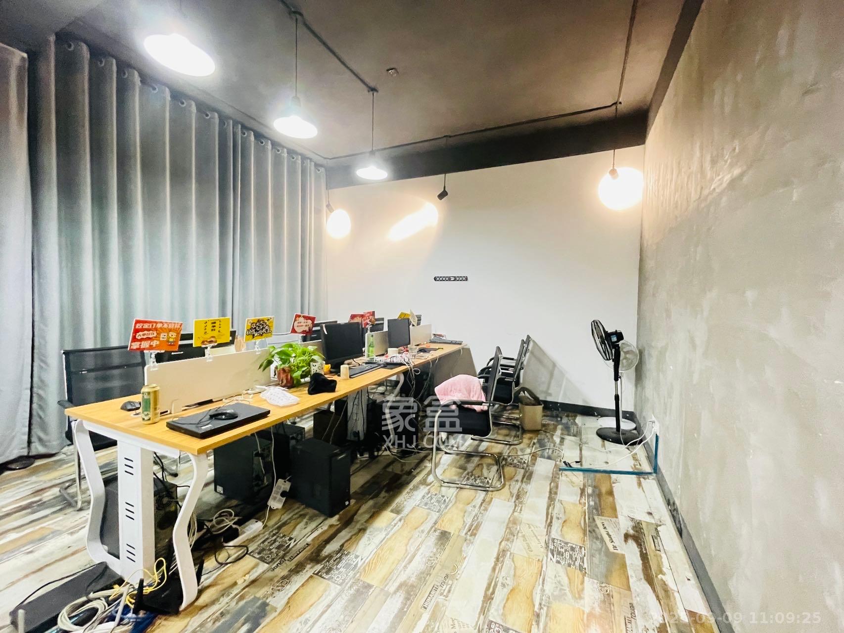 归心苑  7室3厅4卫    12800.0元/月室内图