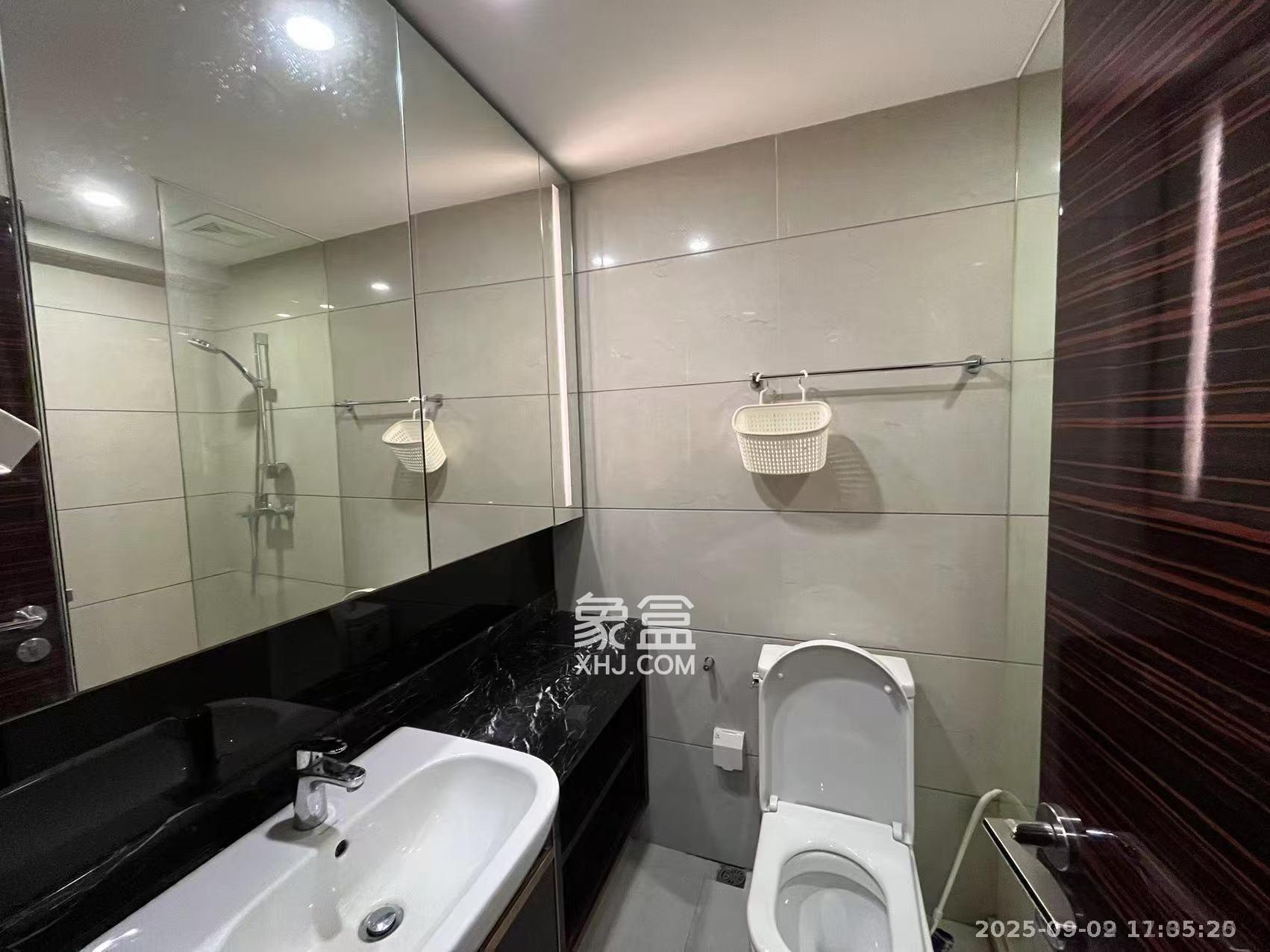 保利国际广场 1室1厅1卫 2500.0元/月 保利国际广场 1室1厅1卫 2500.0元/月室内图