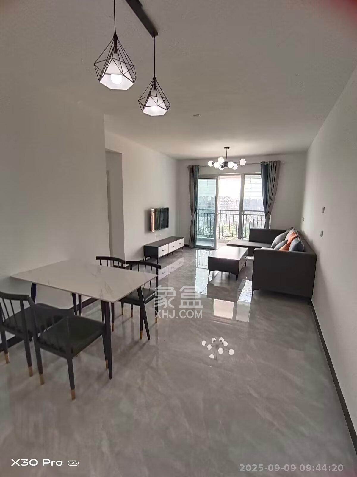 和悦城(蟠龙景苑) 3室2厅1卫 2000.0元/月 和悦城(蟠龙景苑) 3室2厅1卫 2000.0元/月室内图