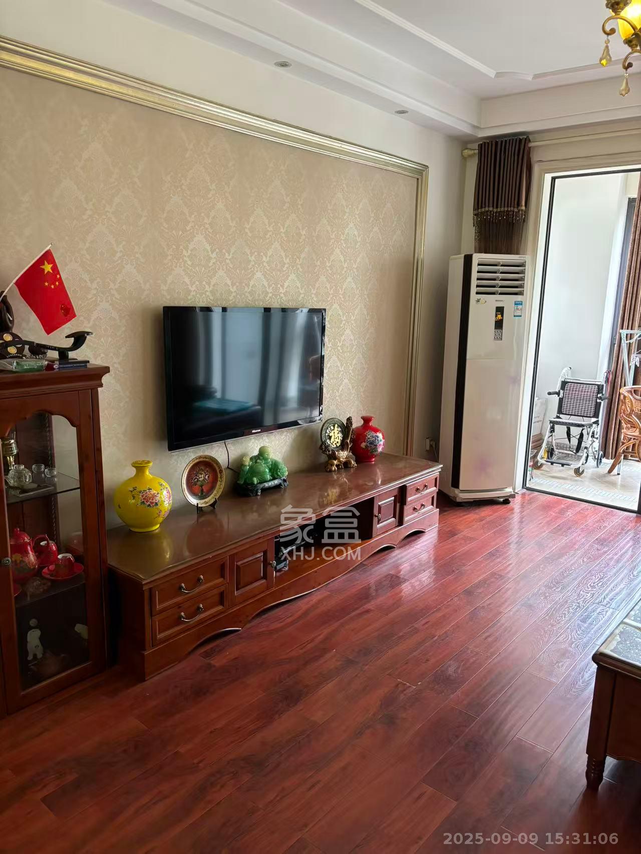 卓越蔚蓝海岸二期 4室2厅2卫 3500.0元/月 卓越蔚蓝海岸二期 4室2厅2卫 3500.0元/月室内图