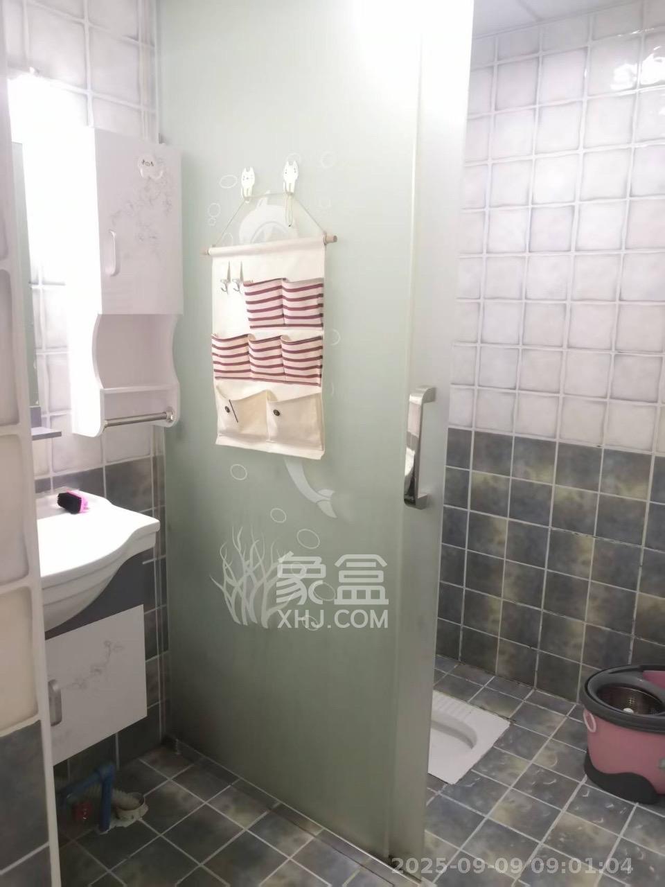山水湾  1室1厅1卫   1200.00元/月室内图