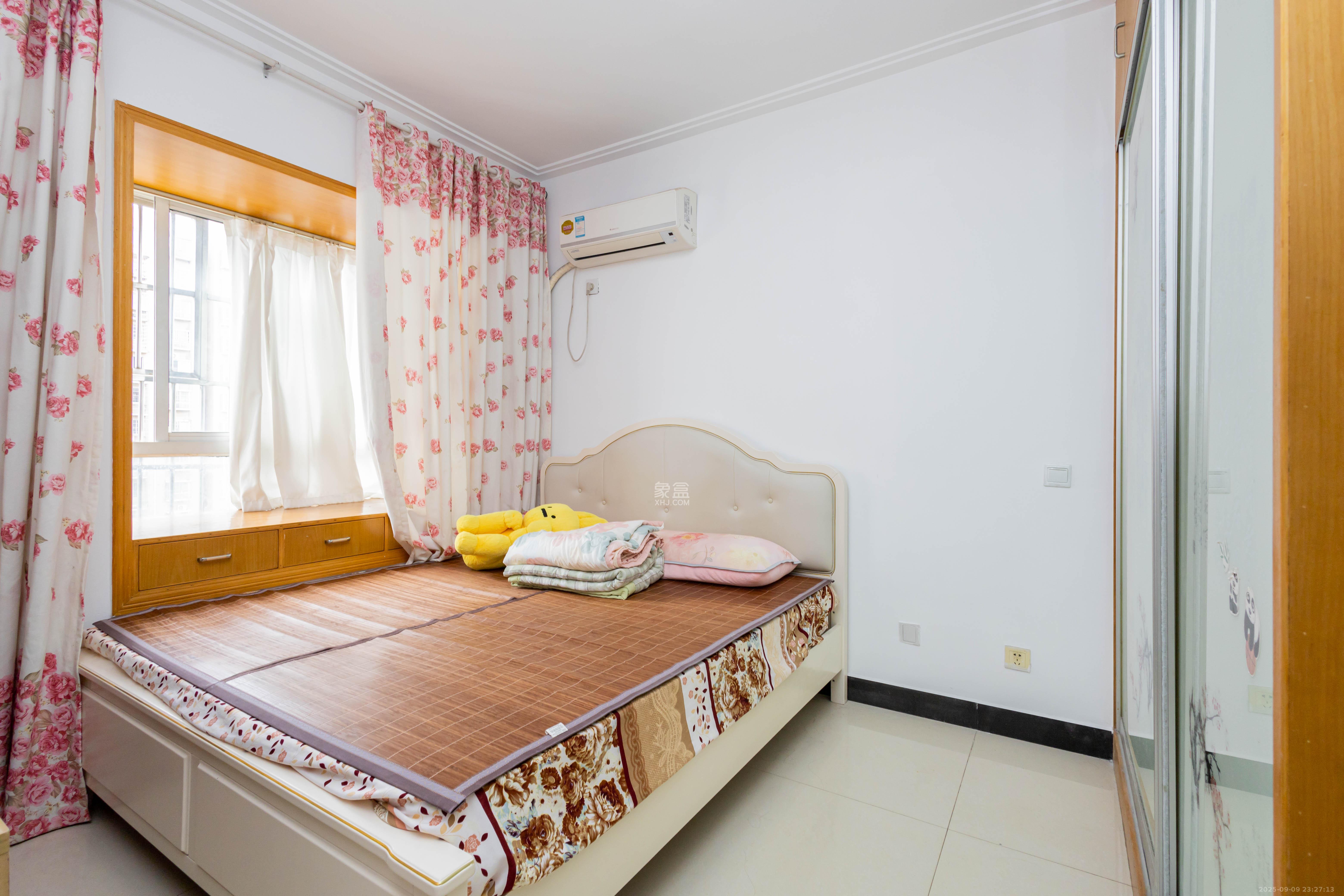 丁家高层公寓(领尚公寓)  3室2厅1卫    38.0万 丁家高层公寓(领尚公寓)  3室2厅1卫    38.0万卧室