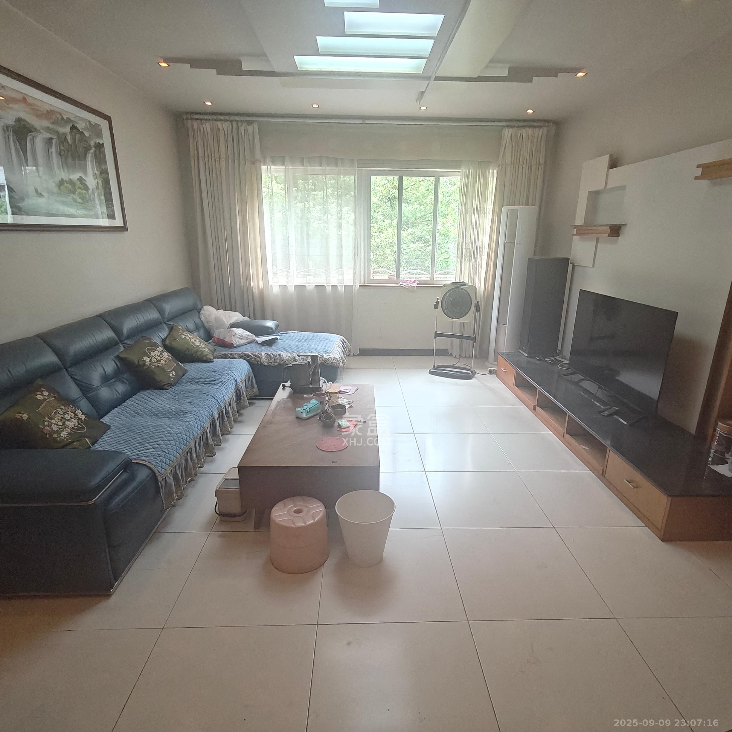 怡荷园 3室2厅1卫 2300.0元/月 怡荷园 3室2厅1卫 2300.0元/月室内图