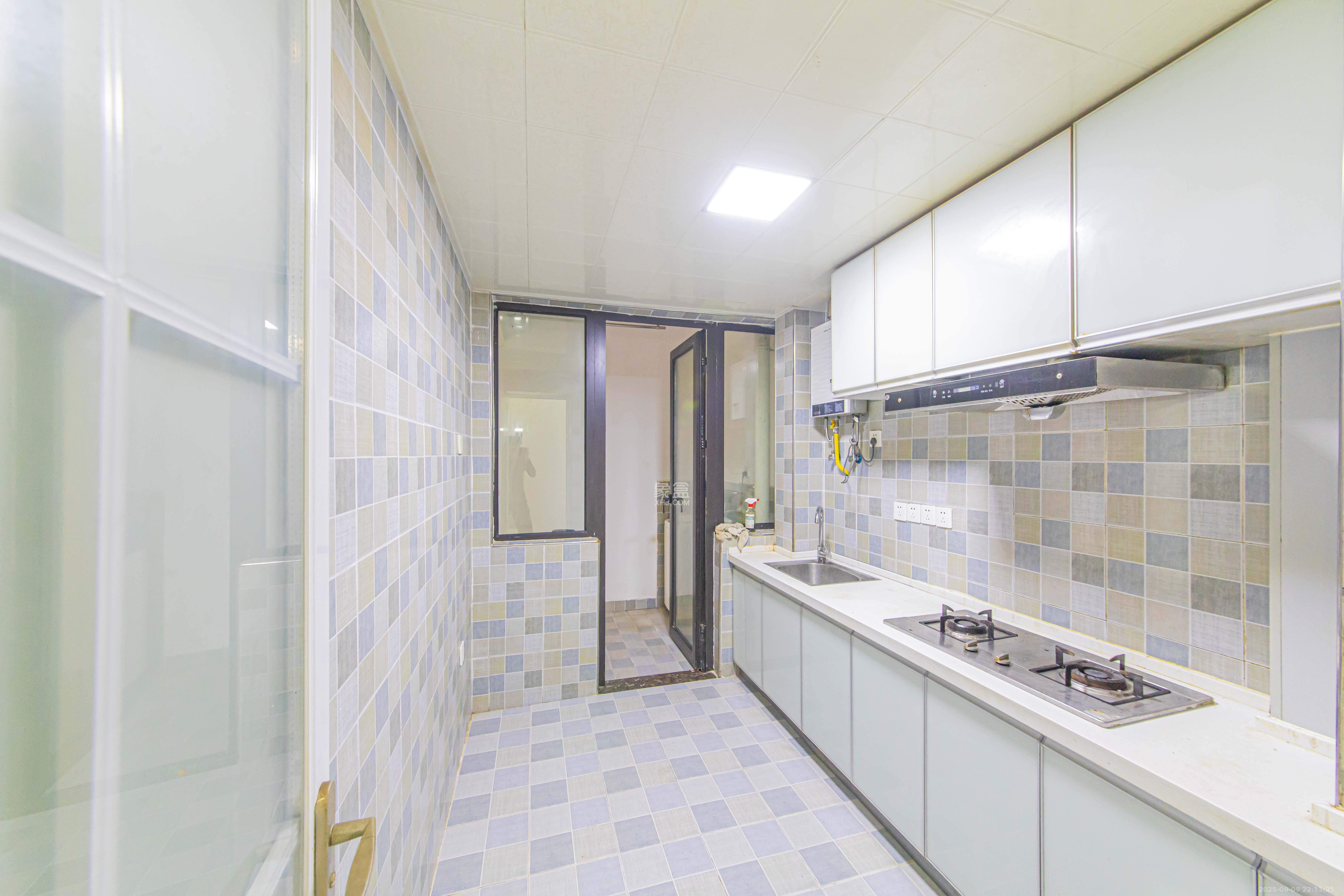 中信凯旋蓝岸(中信新城三期)  3室2厅1卫    79.0万 中信凯旋蓝岸(中信新城三期)  3室2厅1卫    79.0万厨房