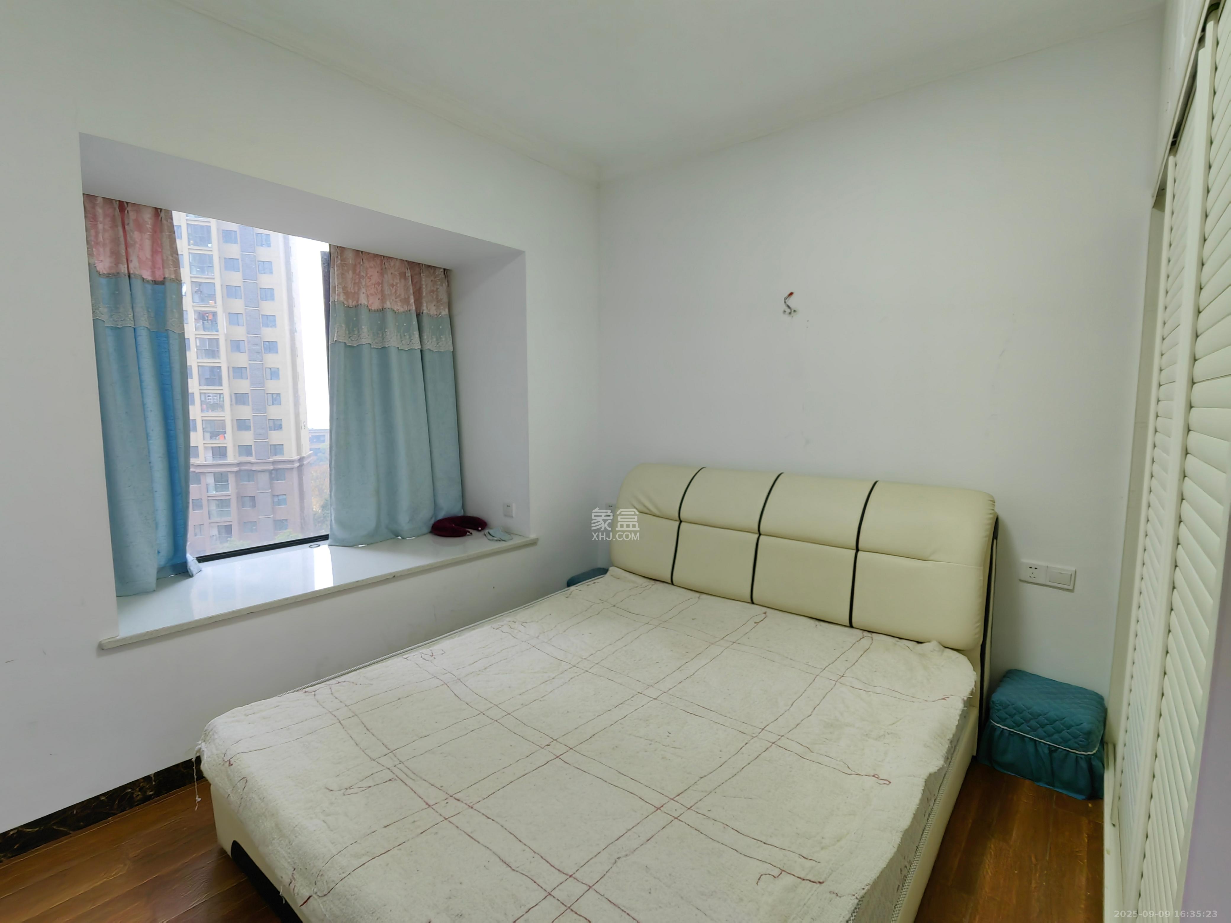 中建梅溪湖中心  4室2厅2卫    3500.0元/月室内图