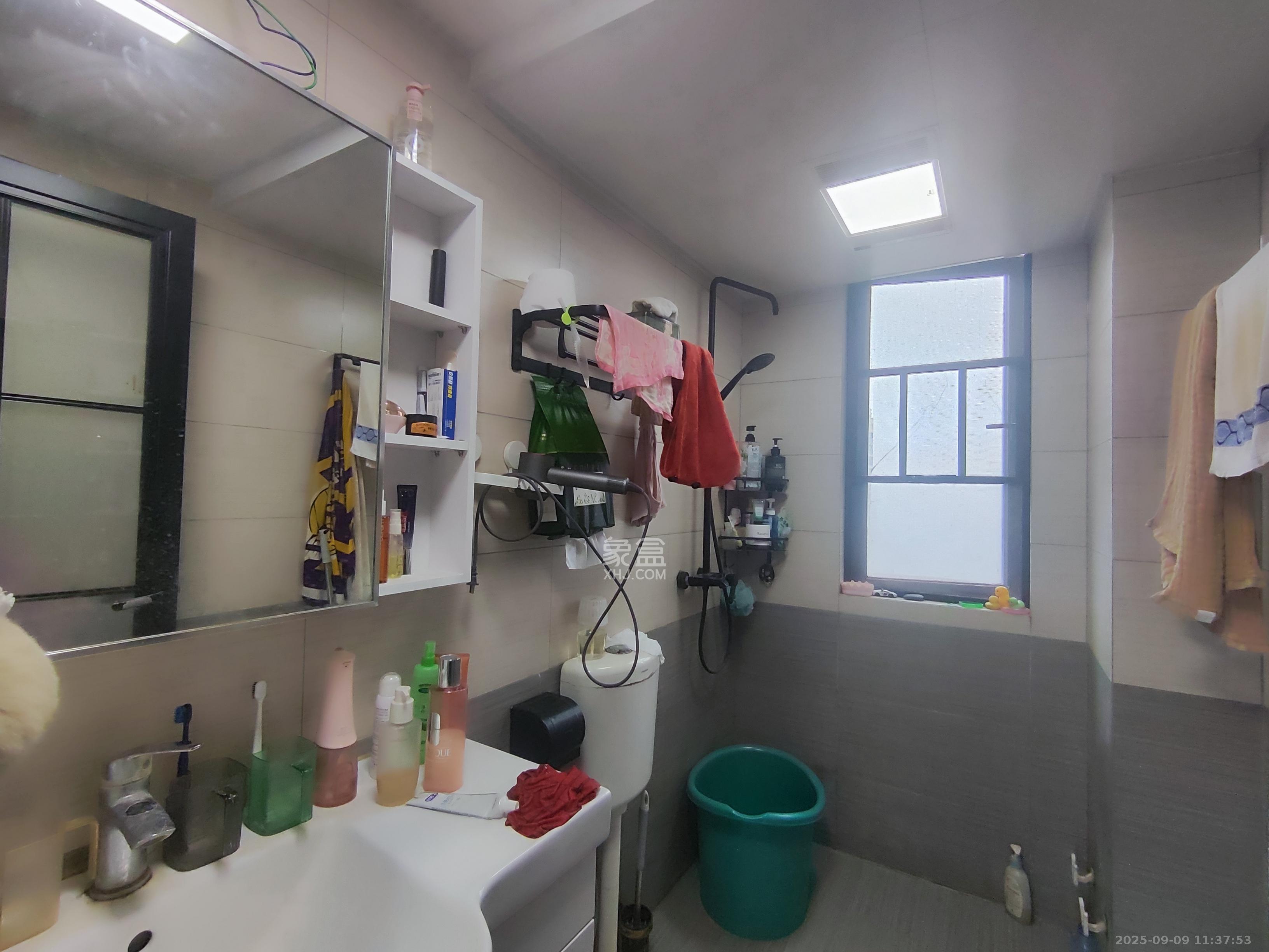 保利西海岸B区  4室2厅2卫    5200.0元/月 保利西海岸B区  4室2厅2卫    5200.0元/月室内图