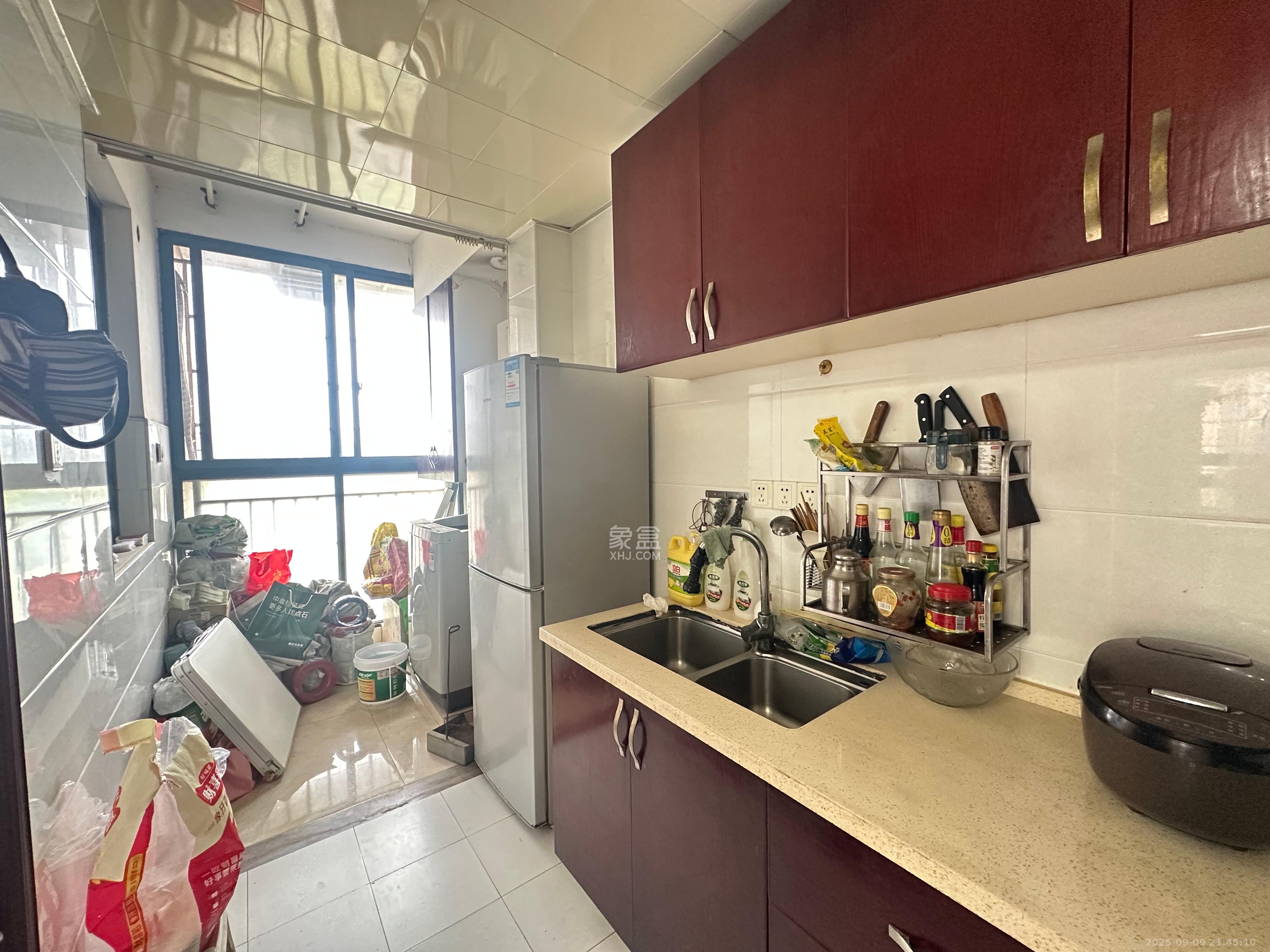 银盘鑫城 2室2厅1卫 1500.0元/月 银盘鑫城 2室2厅1卫 1500.0元/月室内图